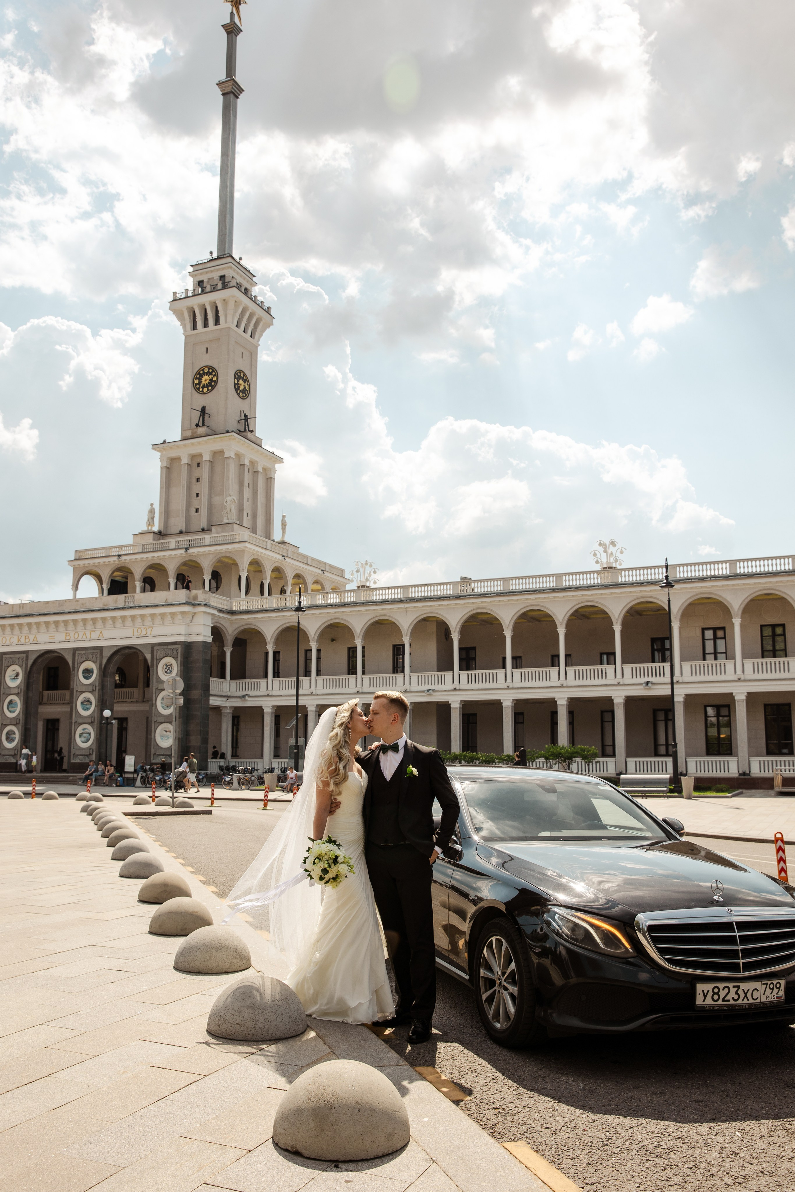 Саша и Лина. Ведущий на свадьбу в Москве Зубков Алексей