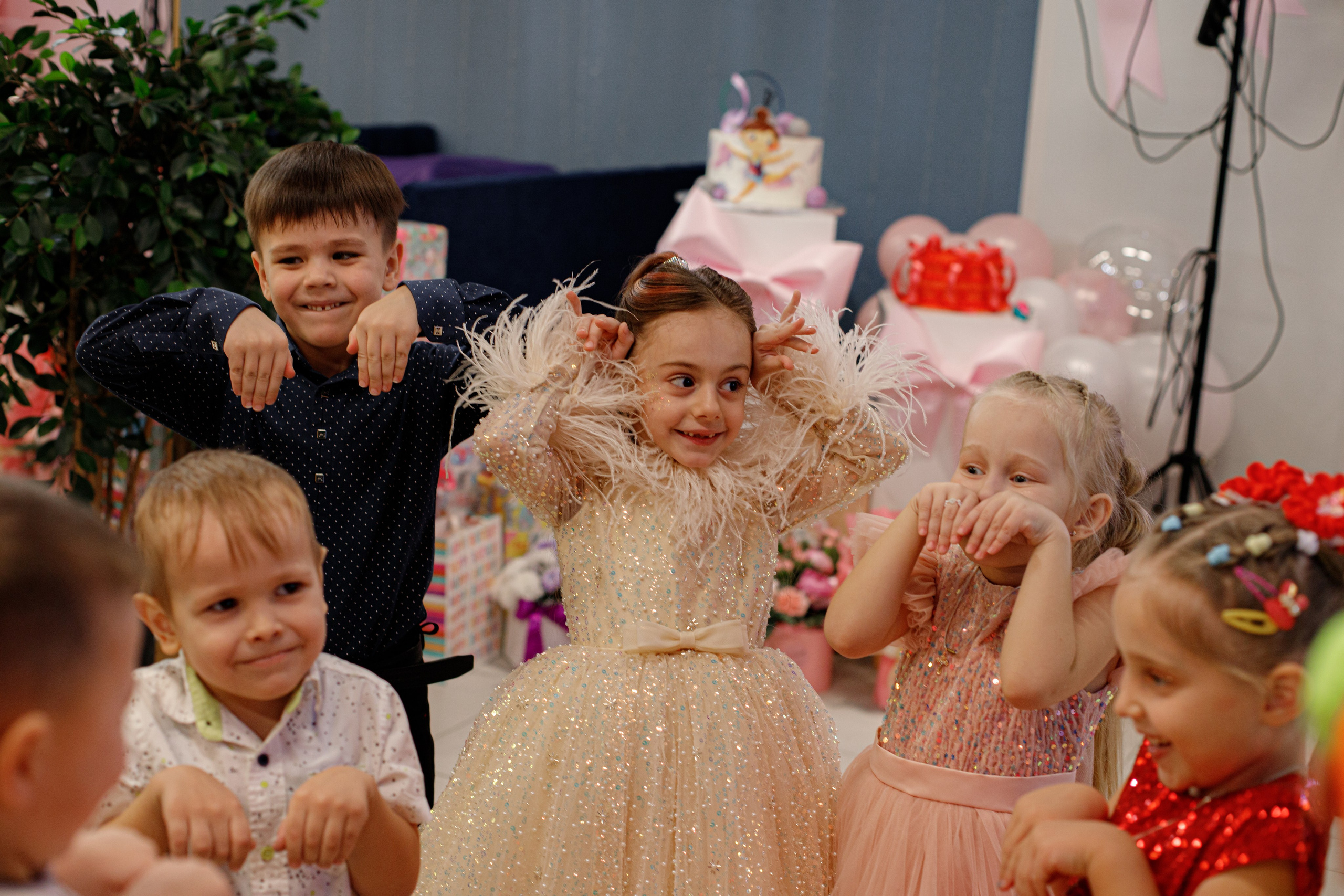 ASIA'S BIRTHDAY PARTY. Photokarish