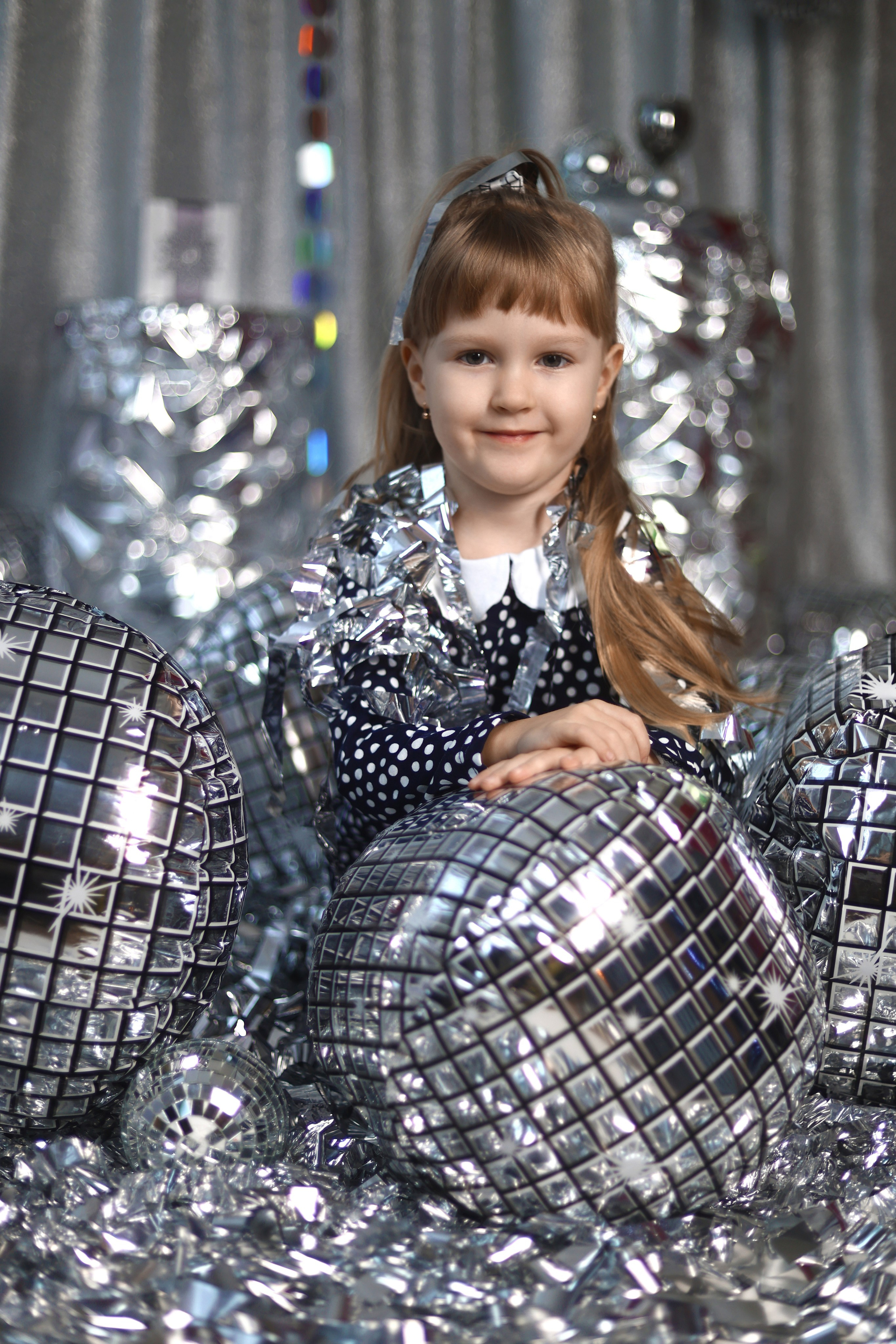 Семейные фотосессии студийные; новогодние, тематические, домашние и тд. Выпускные альбомы для школ и Детских садов в Барнауле /Выпускные/Свадебные/Детские/Семейные и др. виды съёмок /Фотограф Вера Валейко