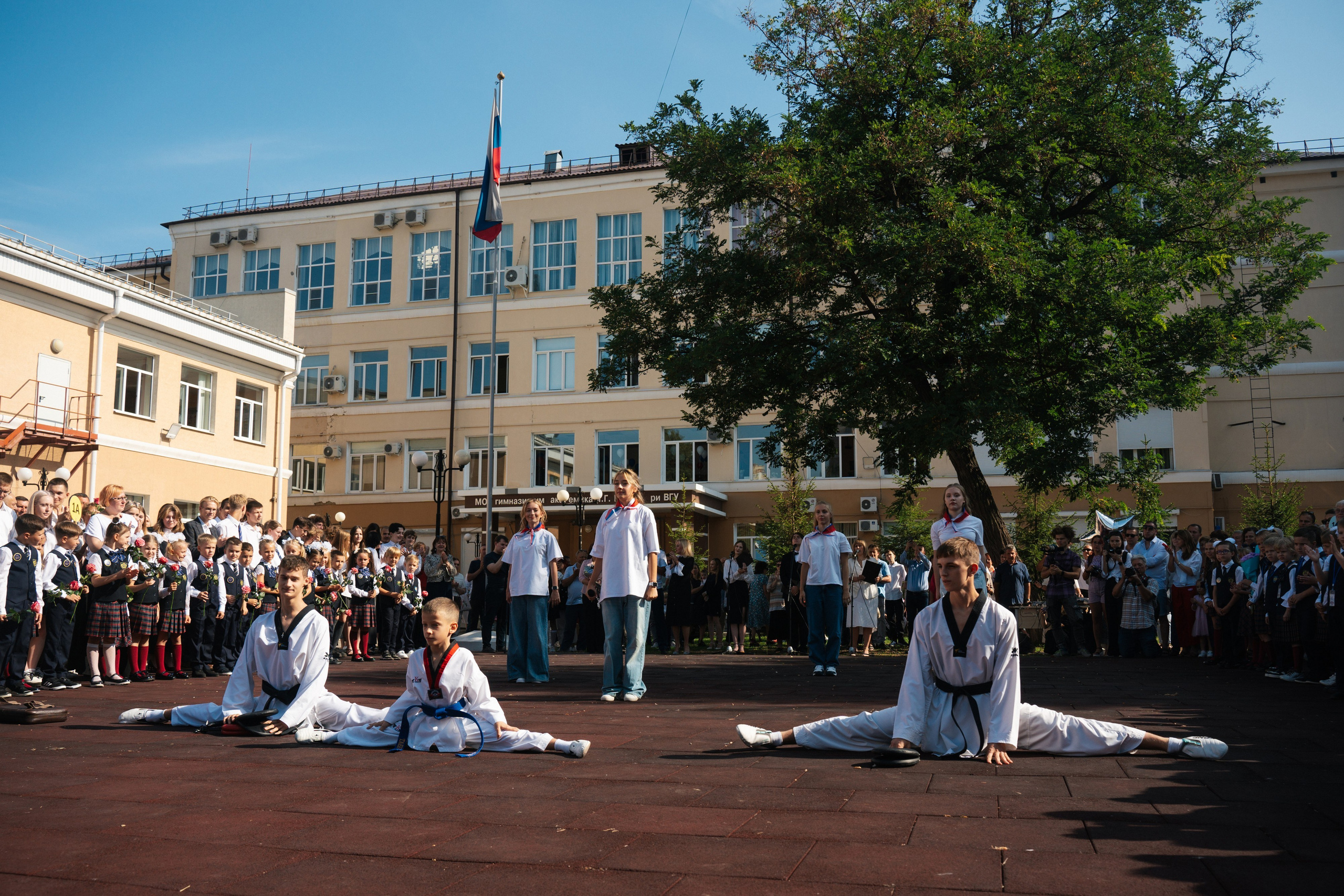 1 сентября | Школа им. Басова. Фотограф в Воронеже Ольга Космодемьянская