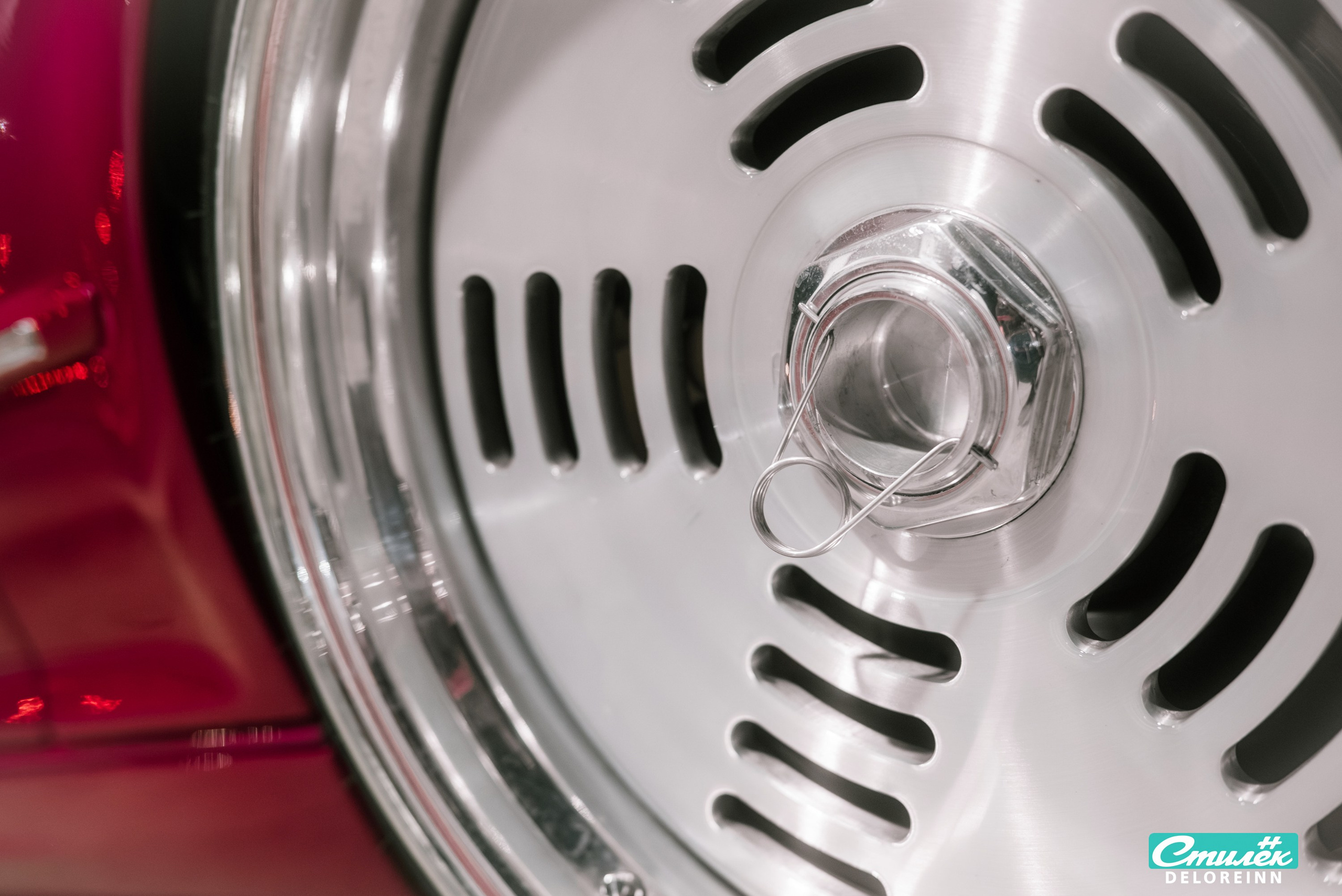 Pink BMW E46 Touring from Finland. DeLorein