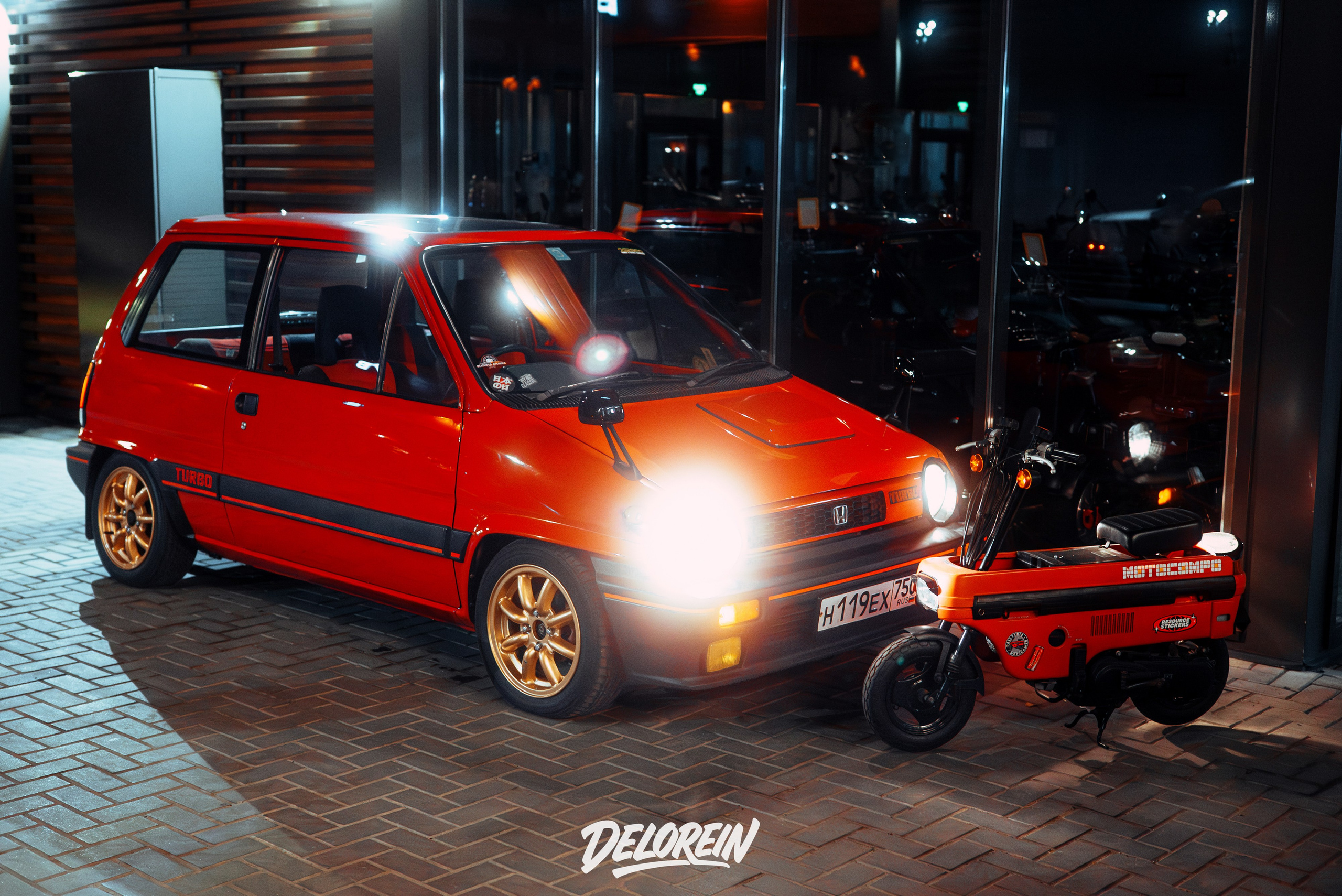 Honda City & Motocompo. DeLorein