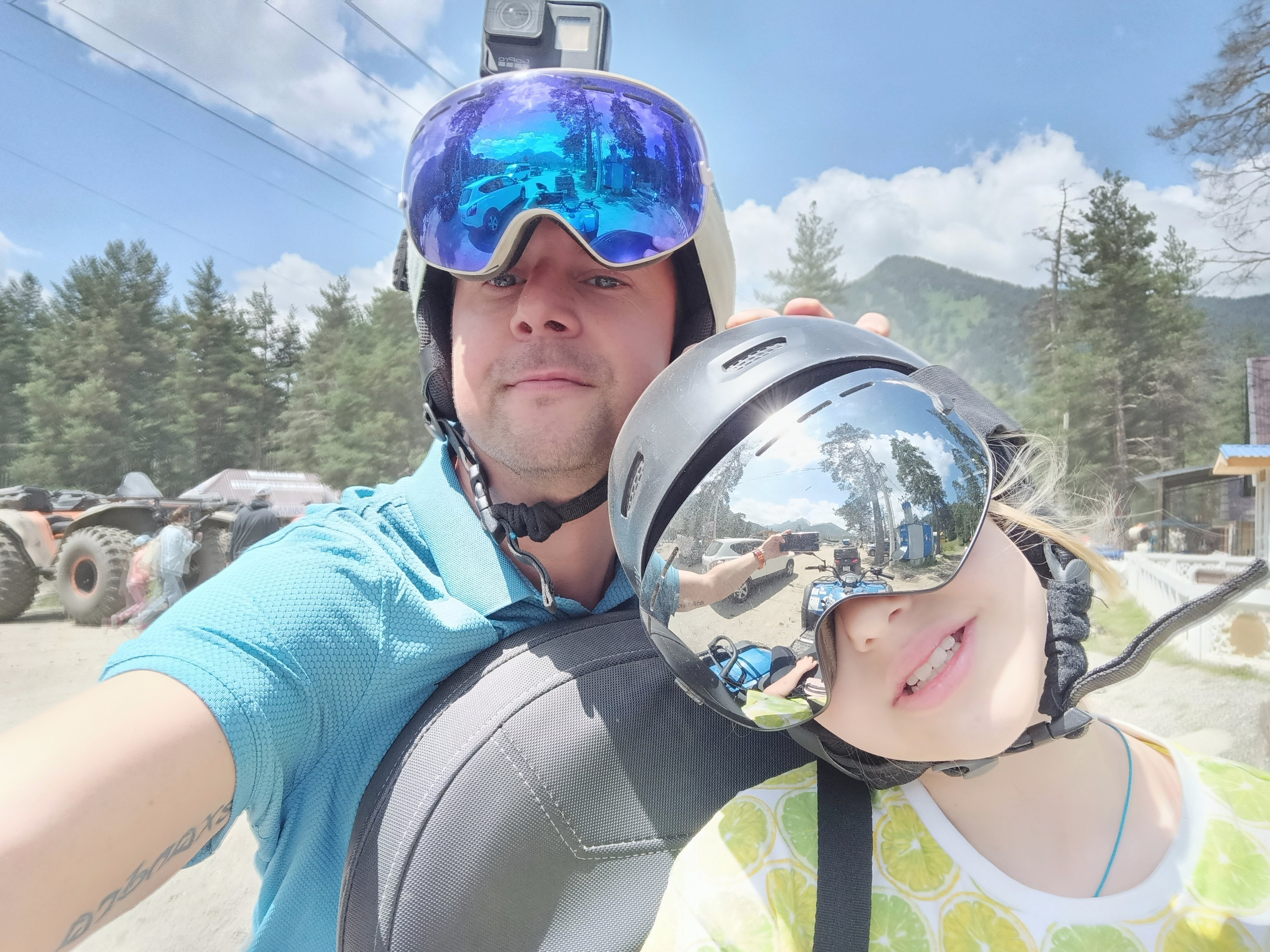 Эльбрус 2023 Маша Саша Дима. Заставка