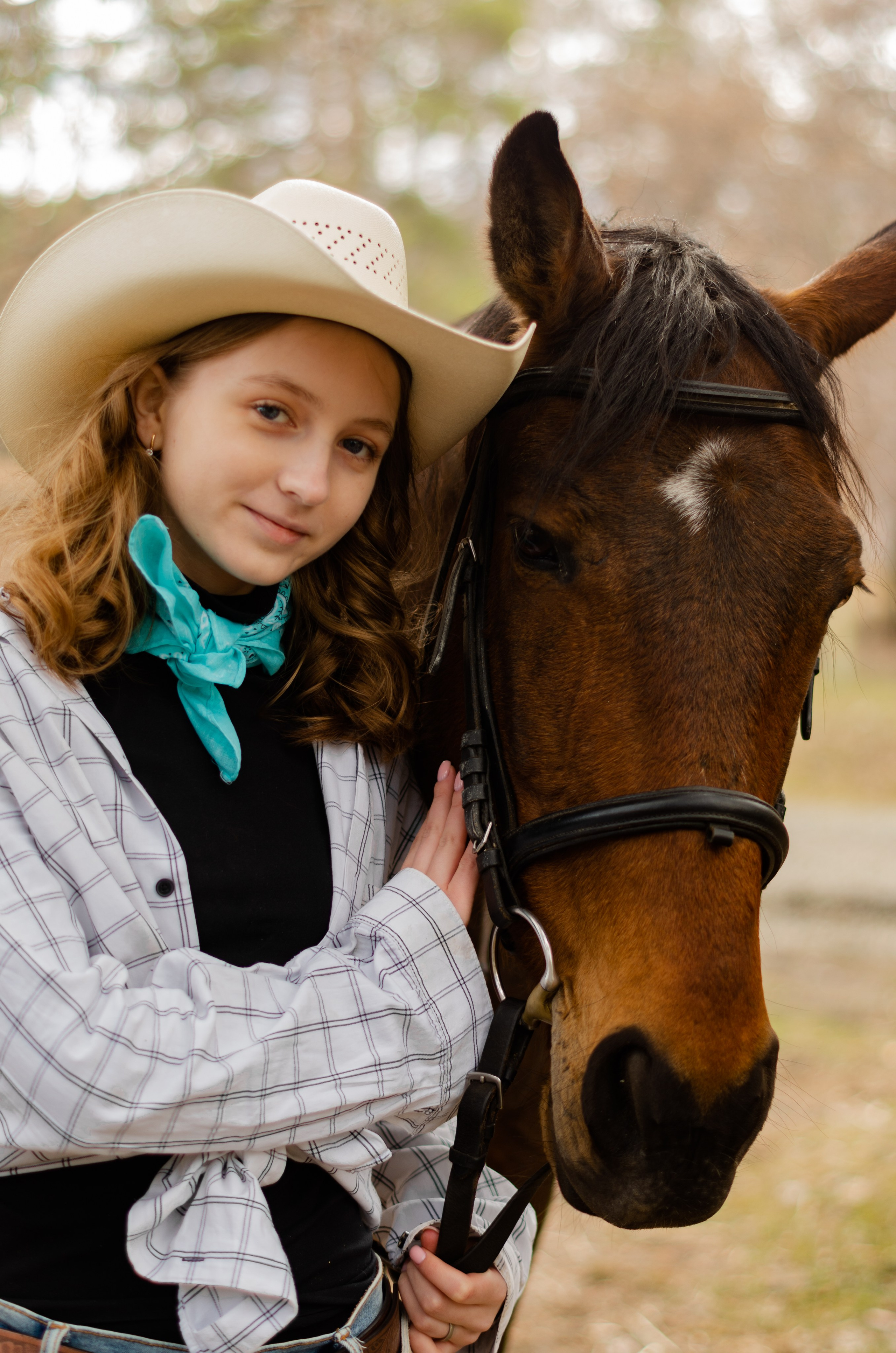 Ковбойская девчонка. Фотограф Марина Доглядная Челябинск фотосессии с лошадьми, мотоциклами