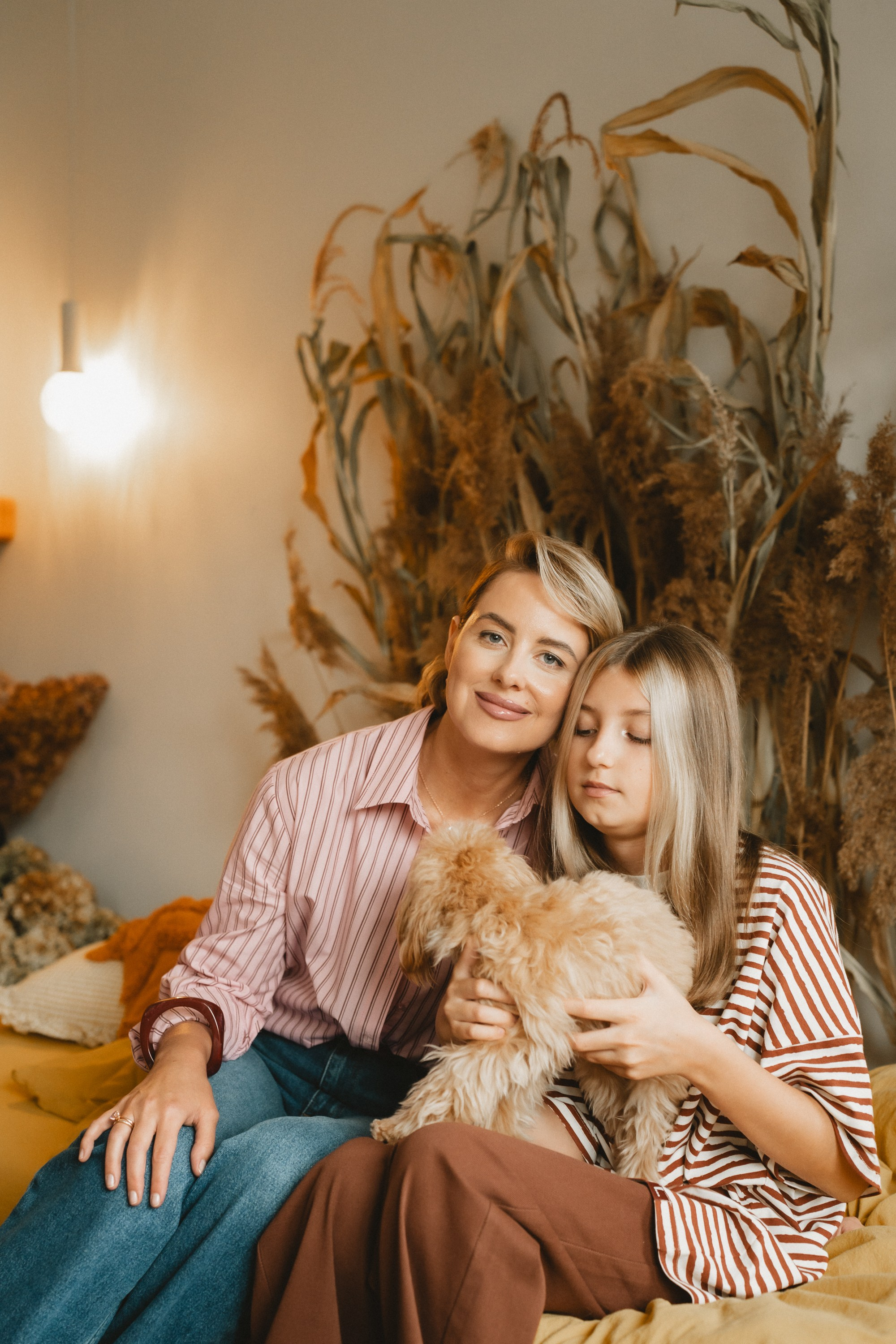 СОНЯ И АНЯ. Женский портрет