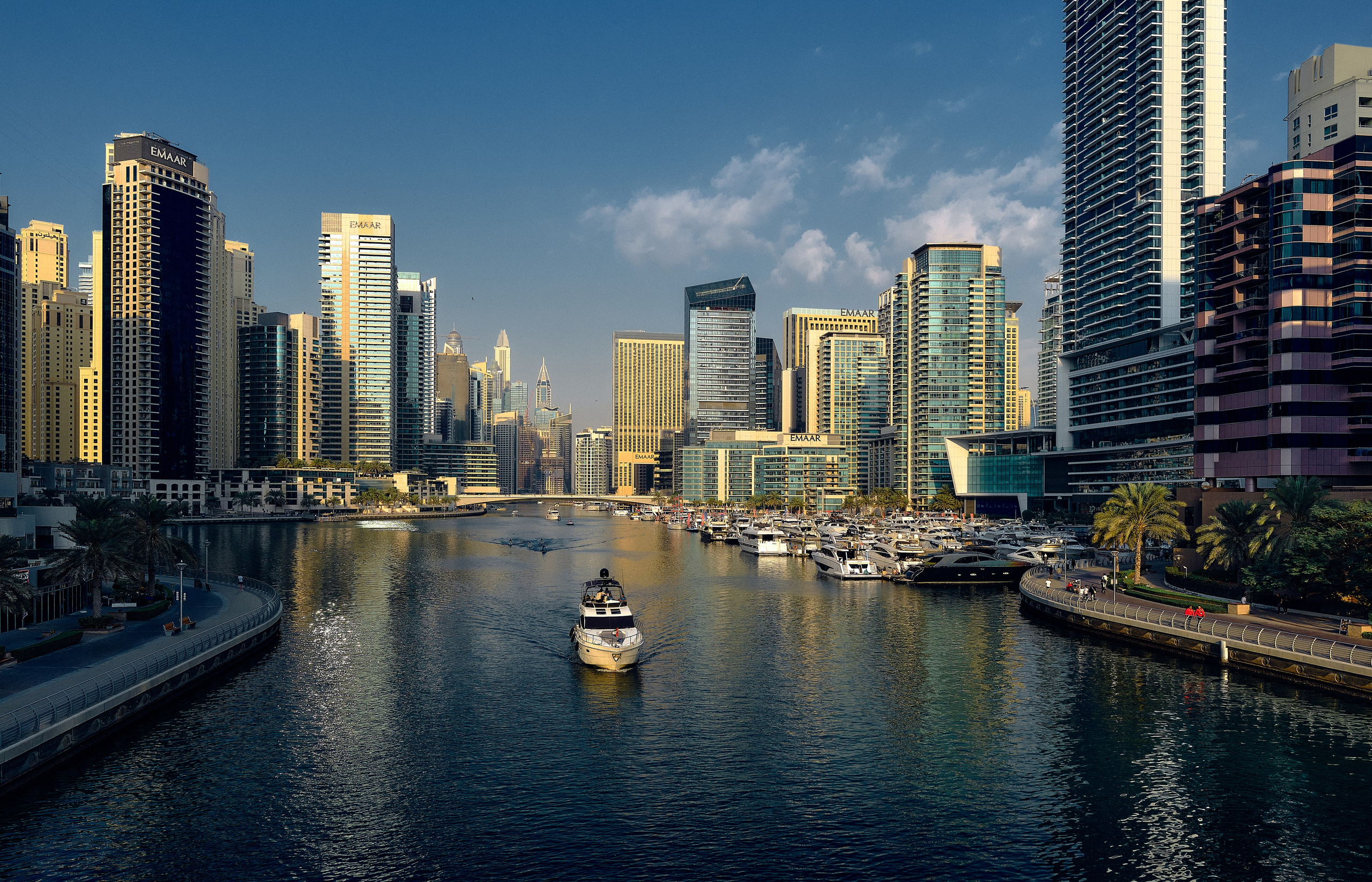 Dubai & Abu Dhabi. Aleksandr Kobtsev