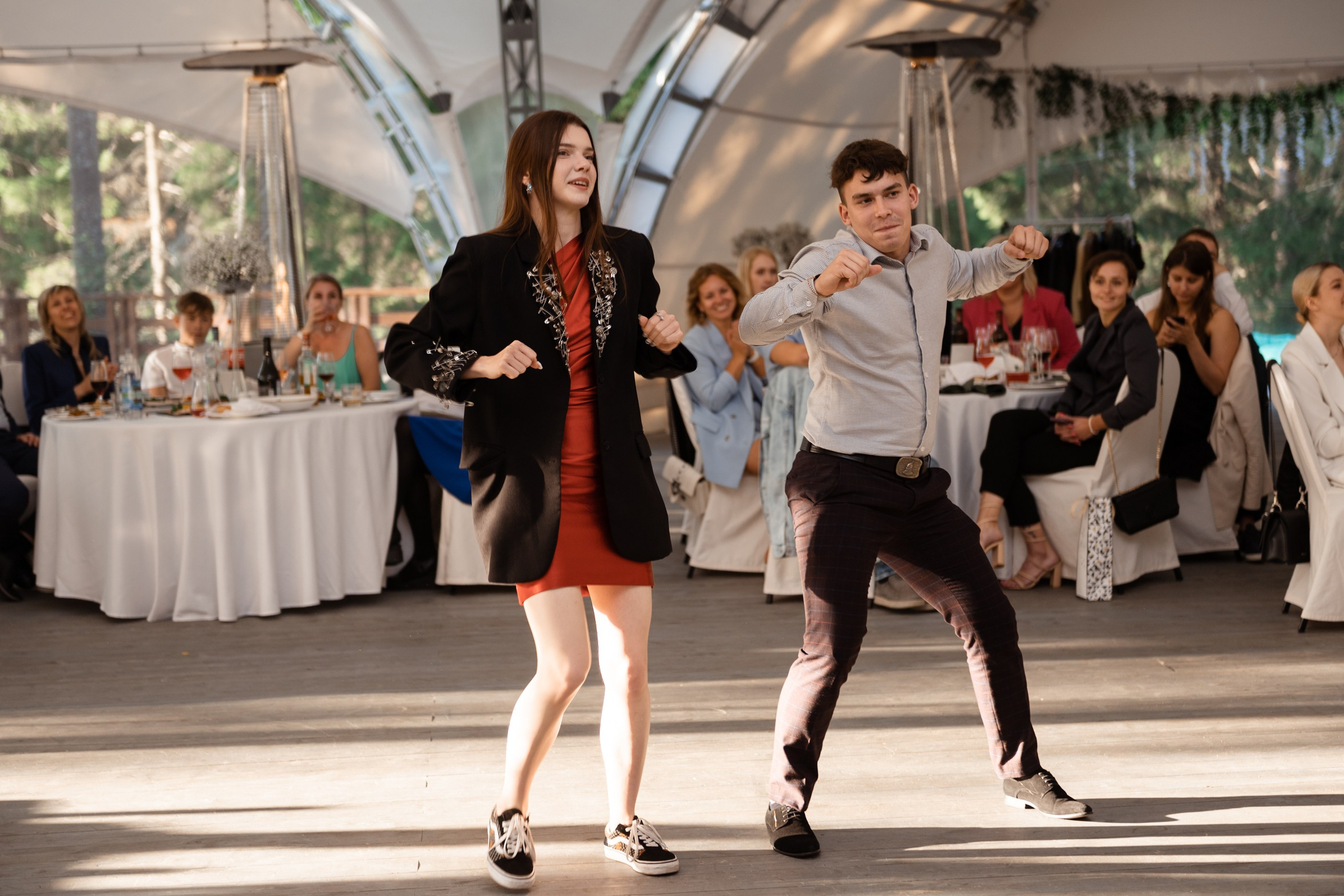 Весь день под дождем, вечером закат на озере. Свадебный и семейный фотограф София Невская