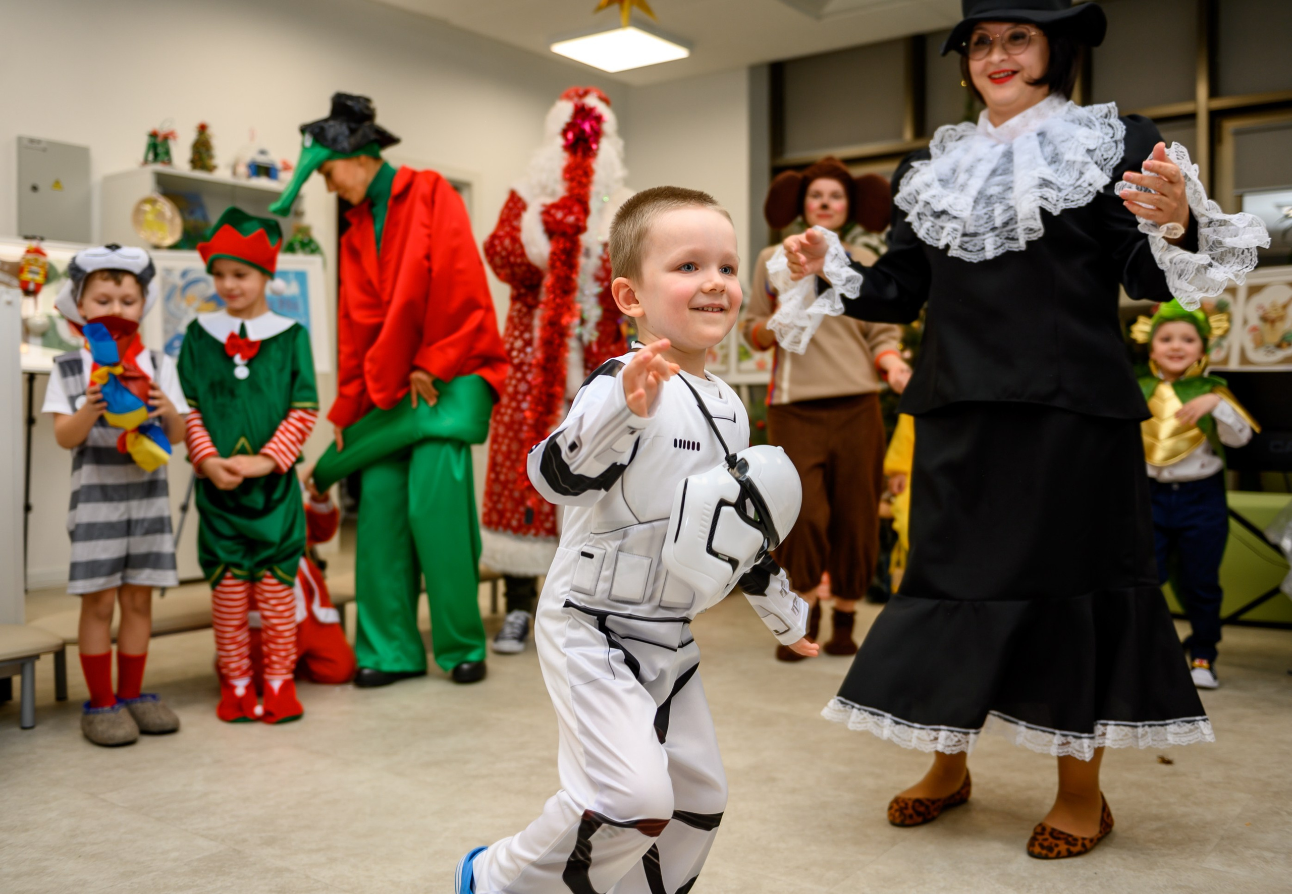 Елка 2025 садик Мантера. Свадебный и семейный фотограф София Невская