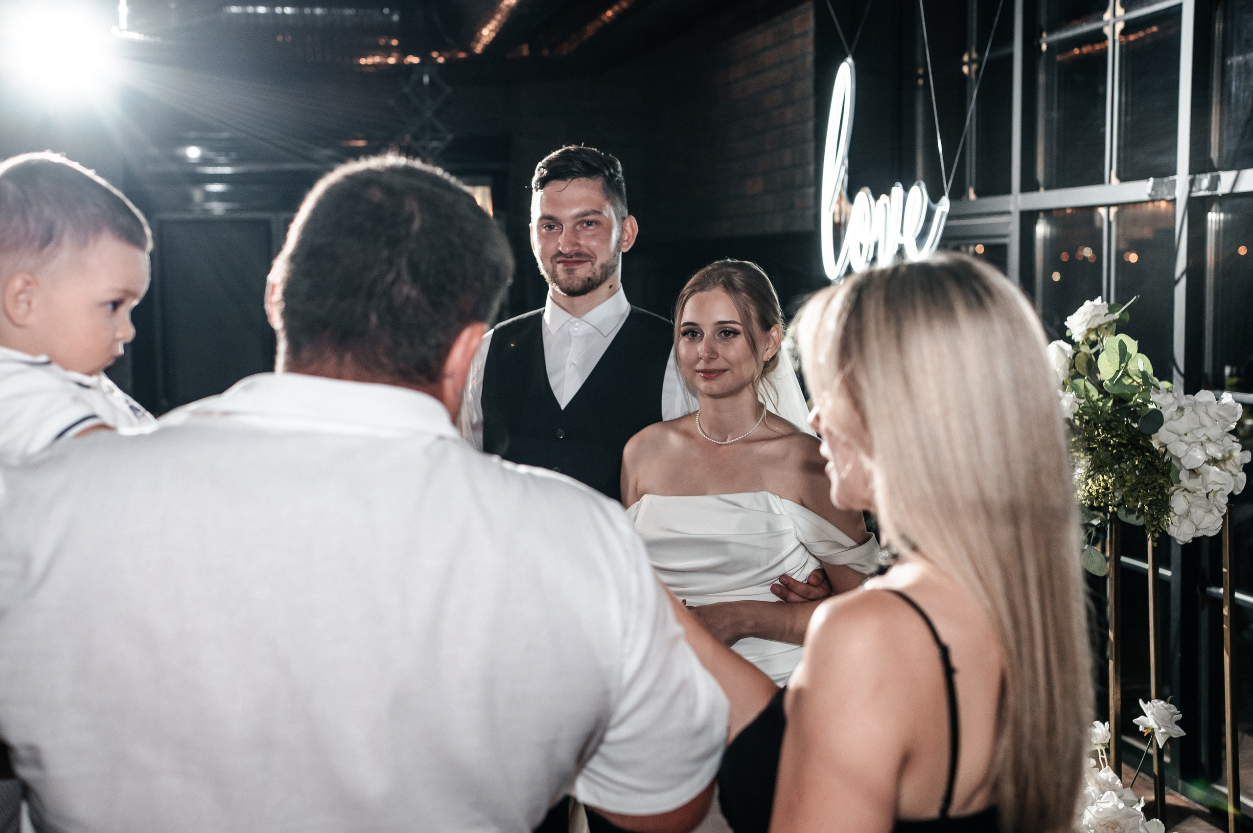 Даниил и Валерия. Черная утка. Полный день. Фотограф Екатерина Бочарникова