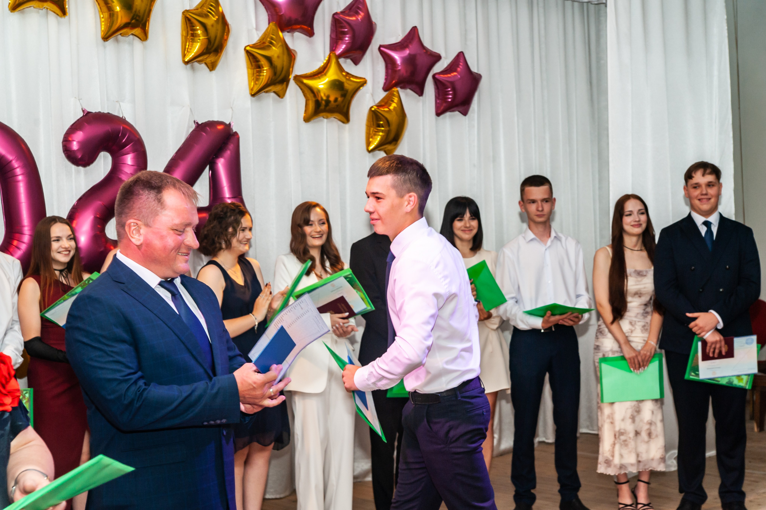 Выпускной МАОУ СОШ № 17 им. Эдуарда Есаяна. Свадебный и семейный фотограф Денис Лукьянов в Краснодаре, Краснодарском крае и Республике Крым