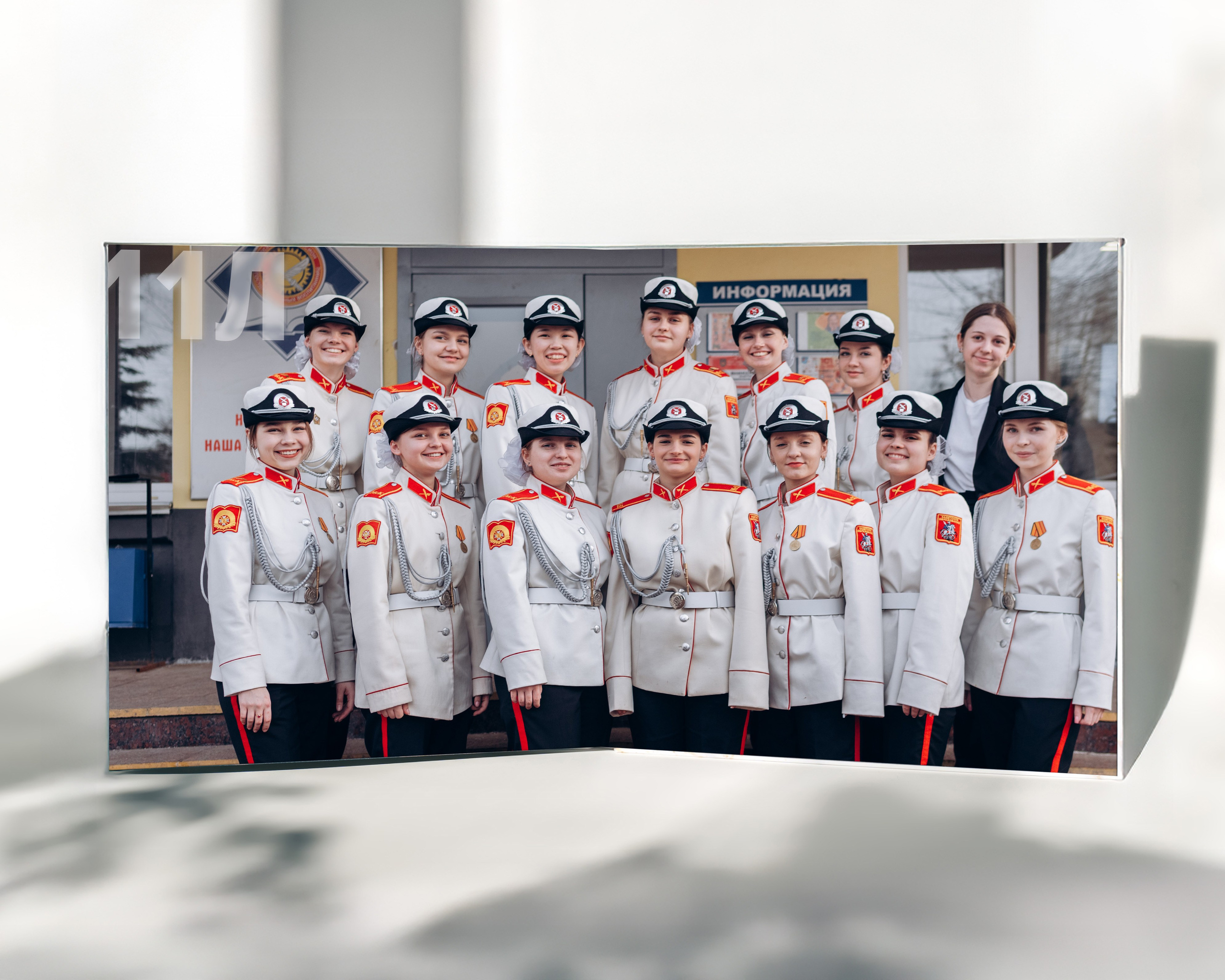 Выпускной альбом для школьного класса — фотосъёмка, дизайн и печать в Москве. MILATE — выпускные альбомы, фотосессии и видео в Москве