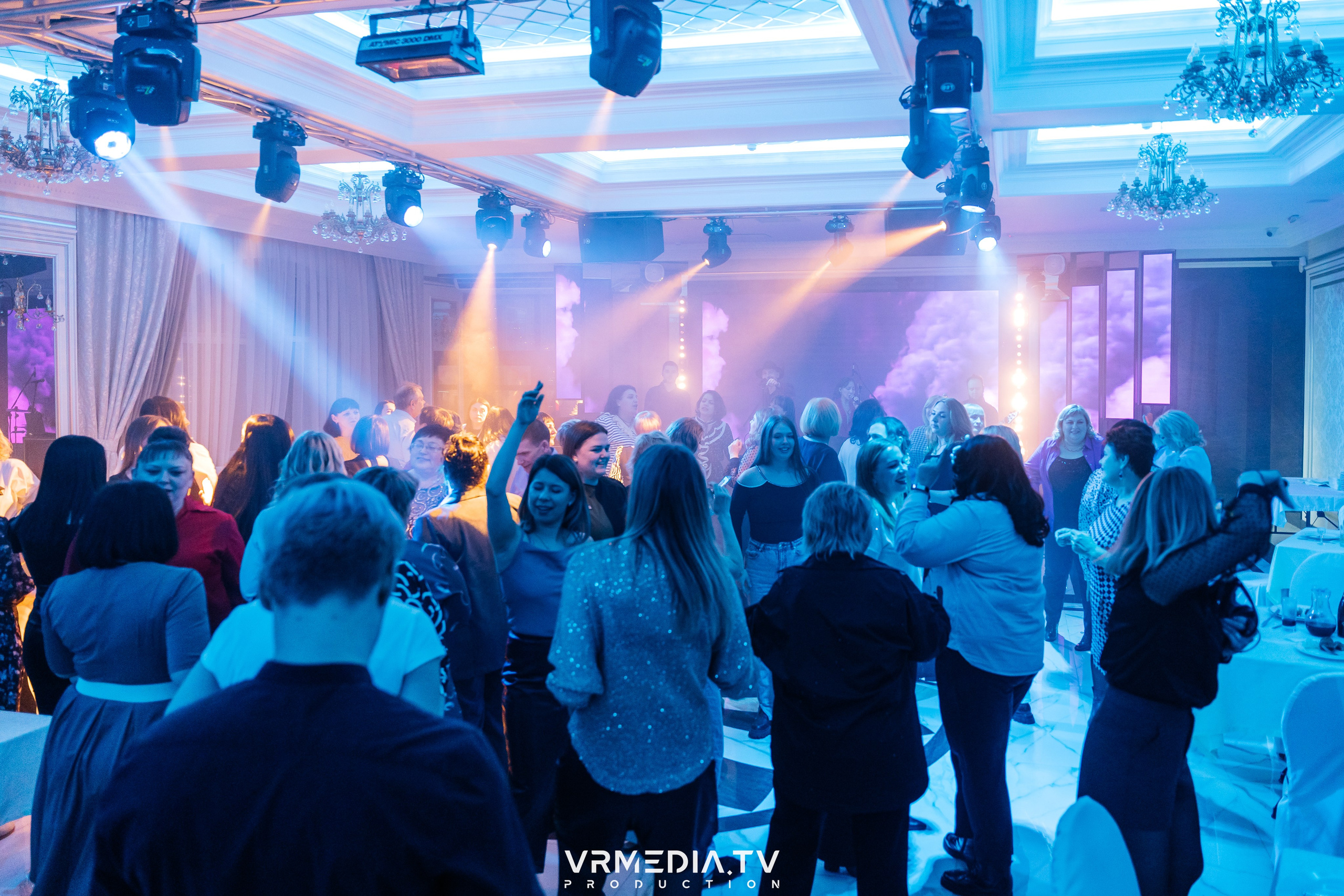 Международный женский день в ресторане «Лазурный берег»