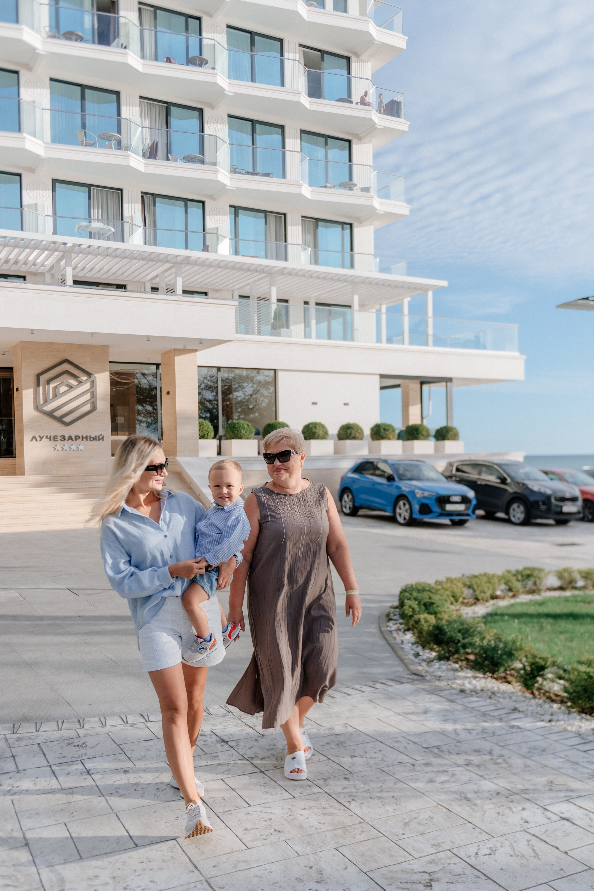 Family photoshoot in Batumi. Fedor Lemeshko — Destination Wedding and Family Lifestyle photographer