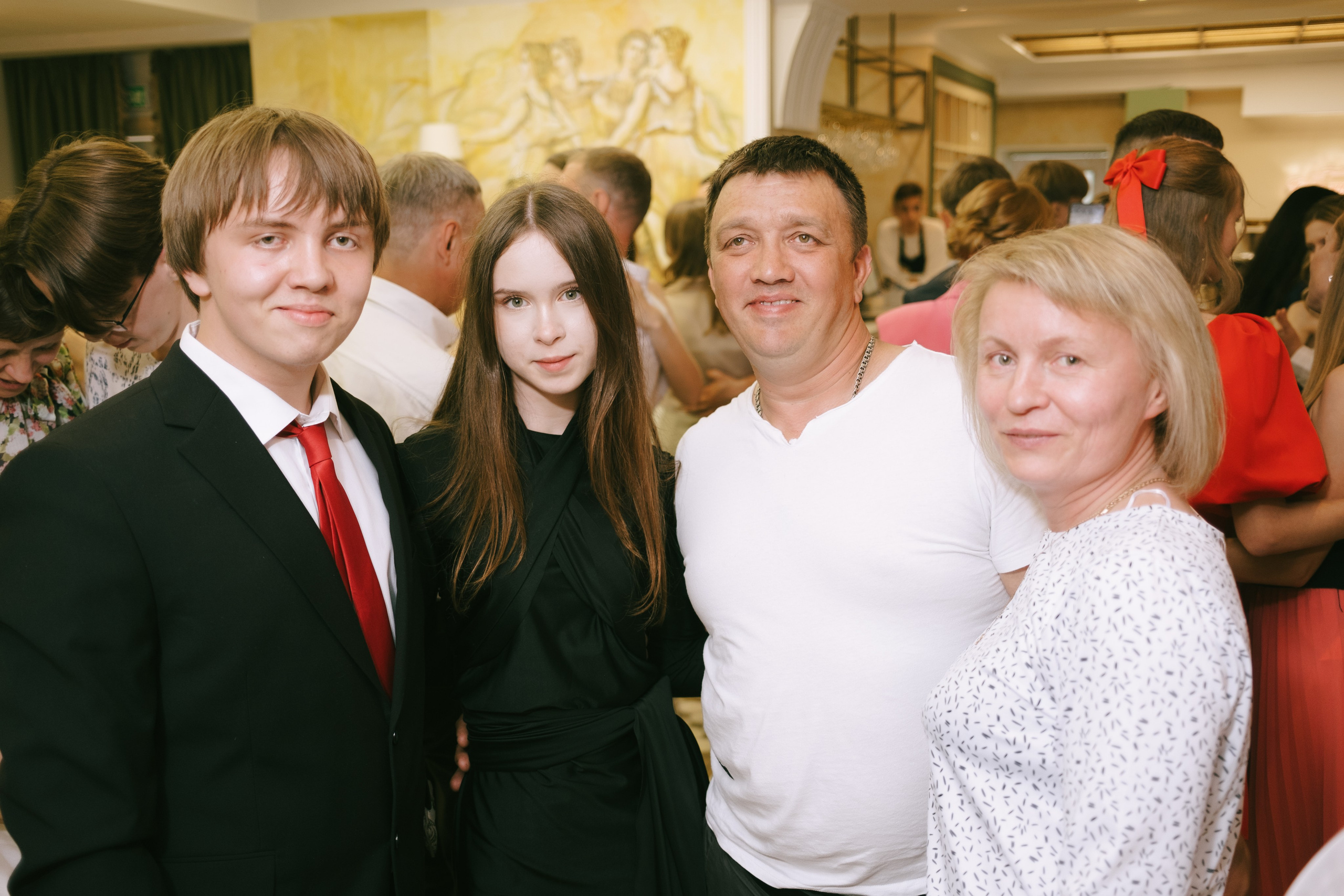 Выпускной школа 33. Свадебный и репортажной фотограф Денис Ожигин в Краснодаре и Краснодарском крае