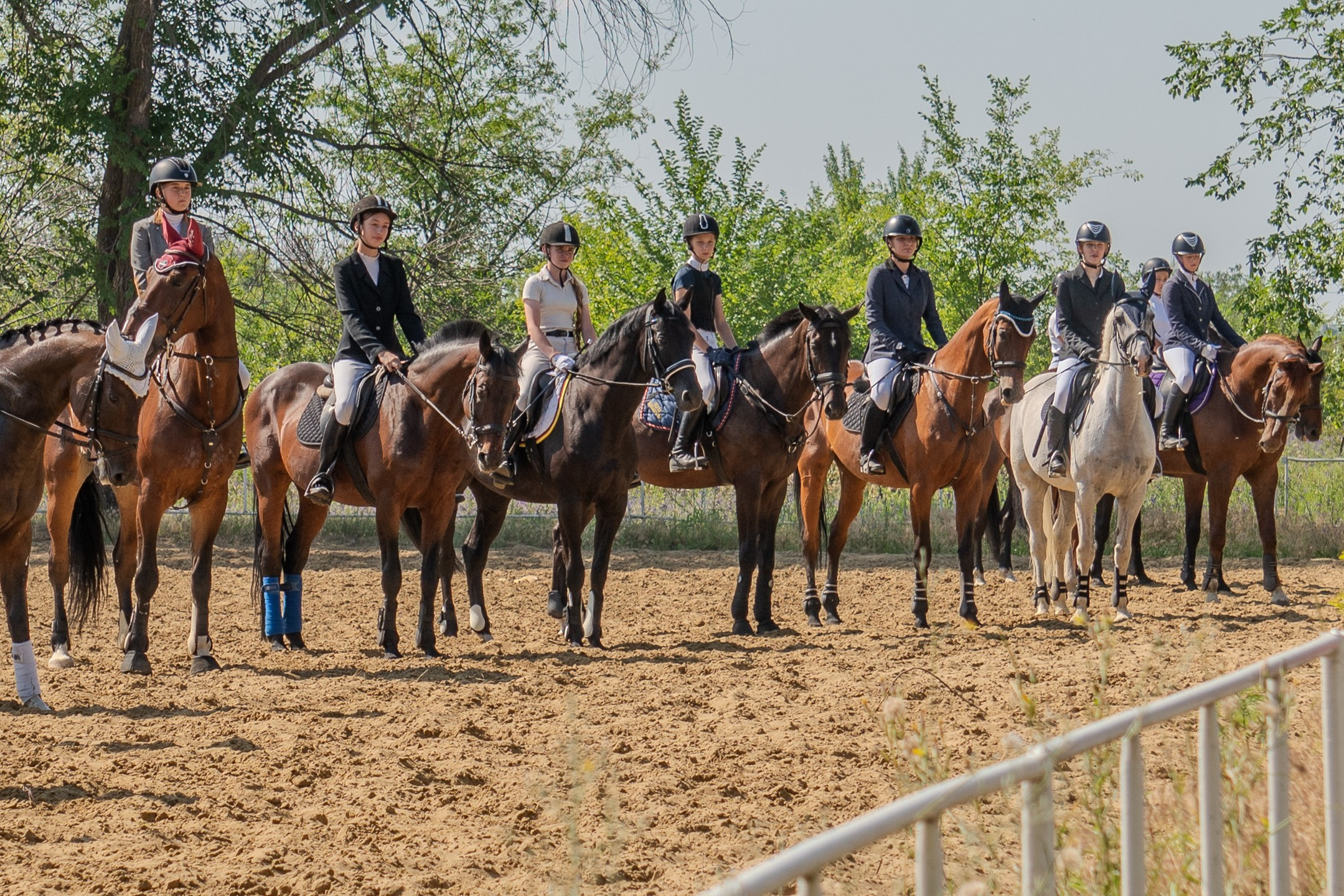 строй на ипподроме