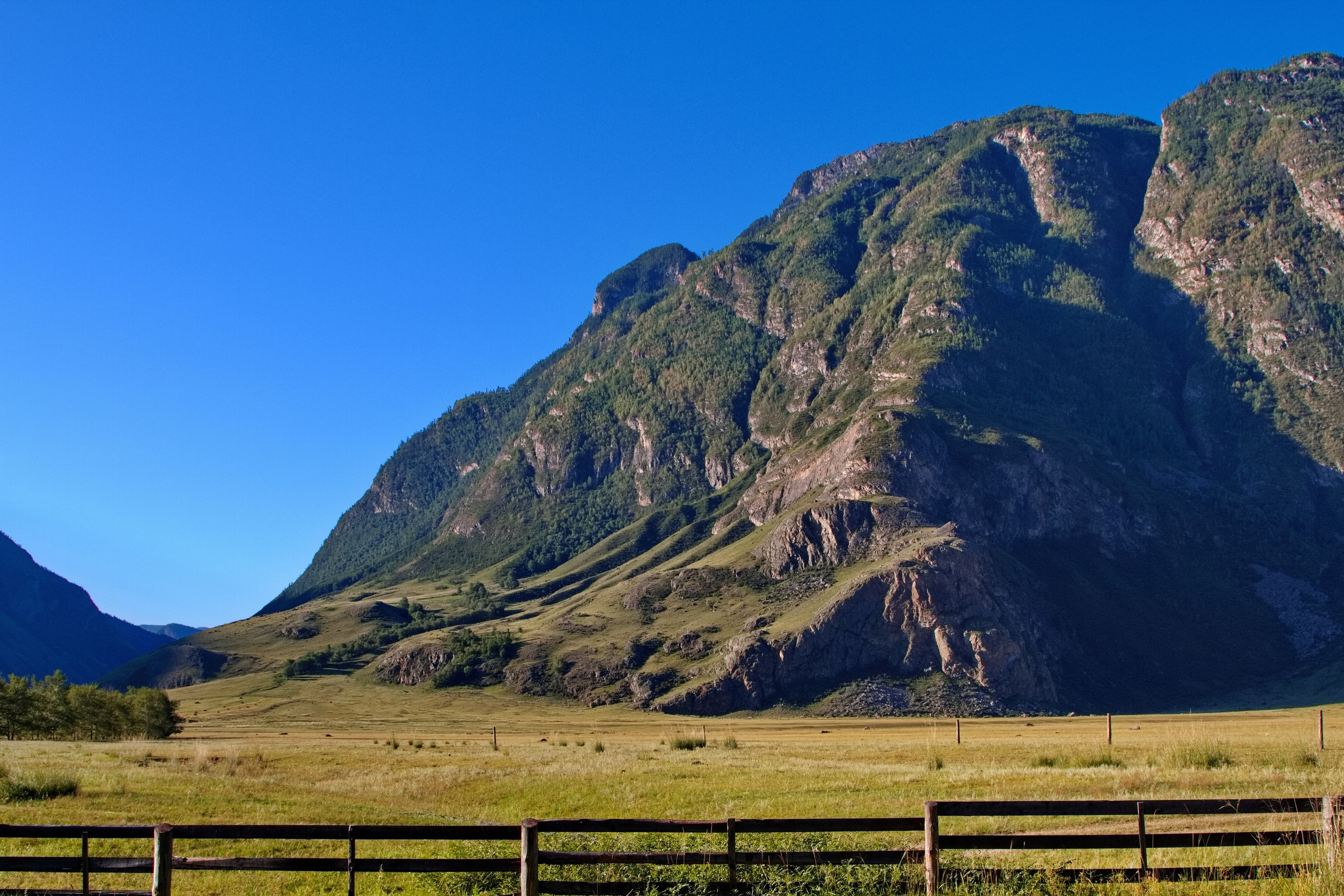 Долина реки Чулышман и дорога к ней по Улаганскому тракту