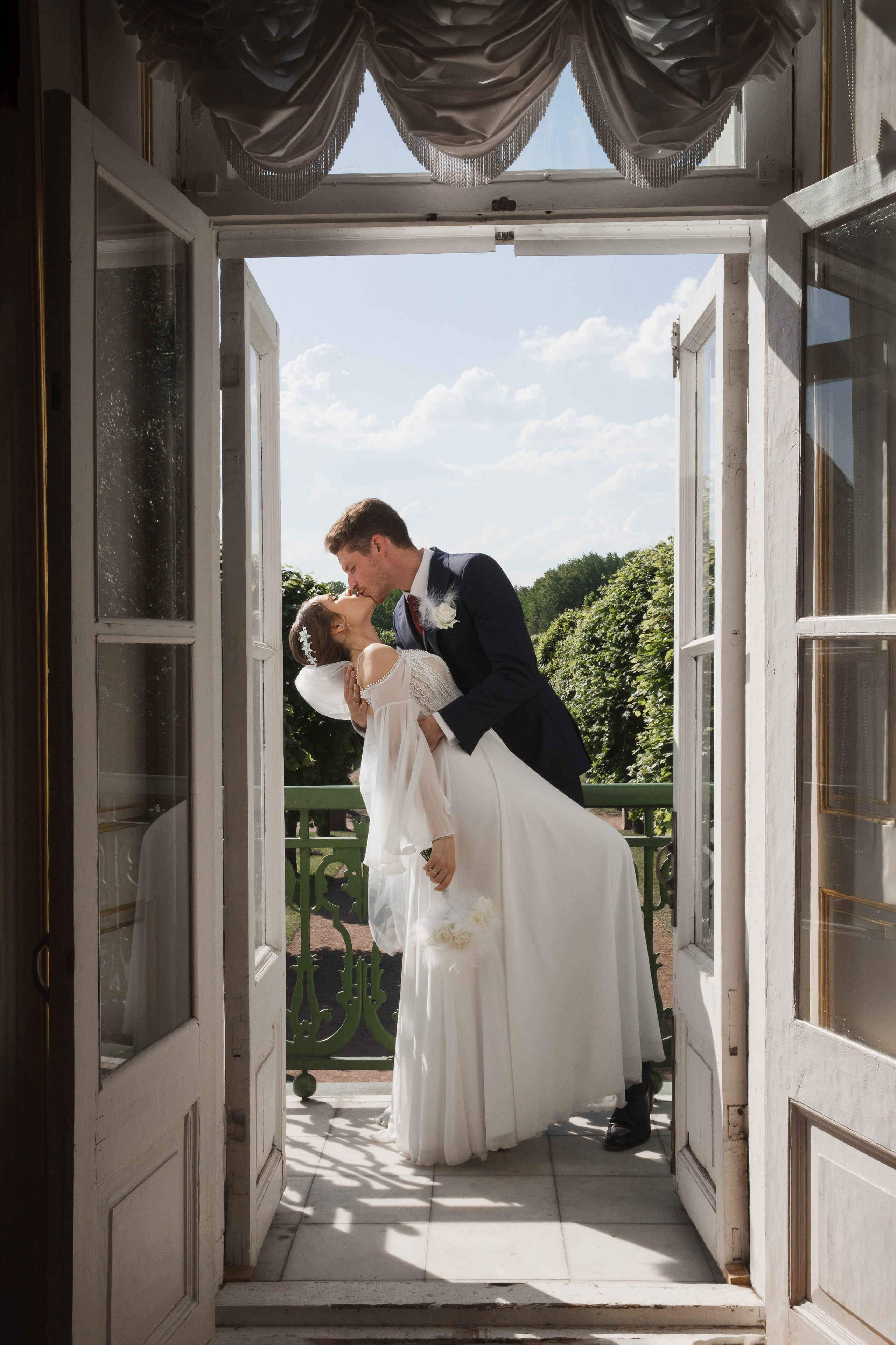 Летняя свадьба в Кусково. Свадебный и портретный фотограф в Москве Мария Кравченко