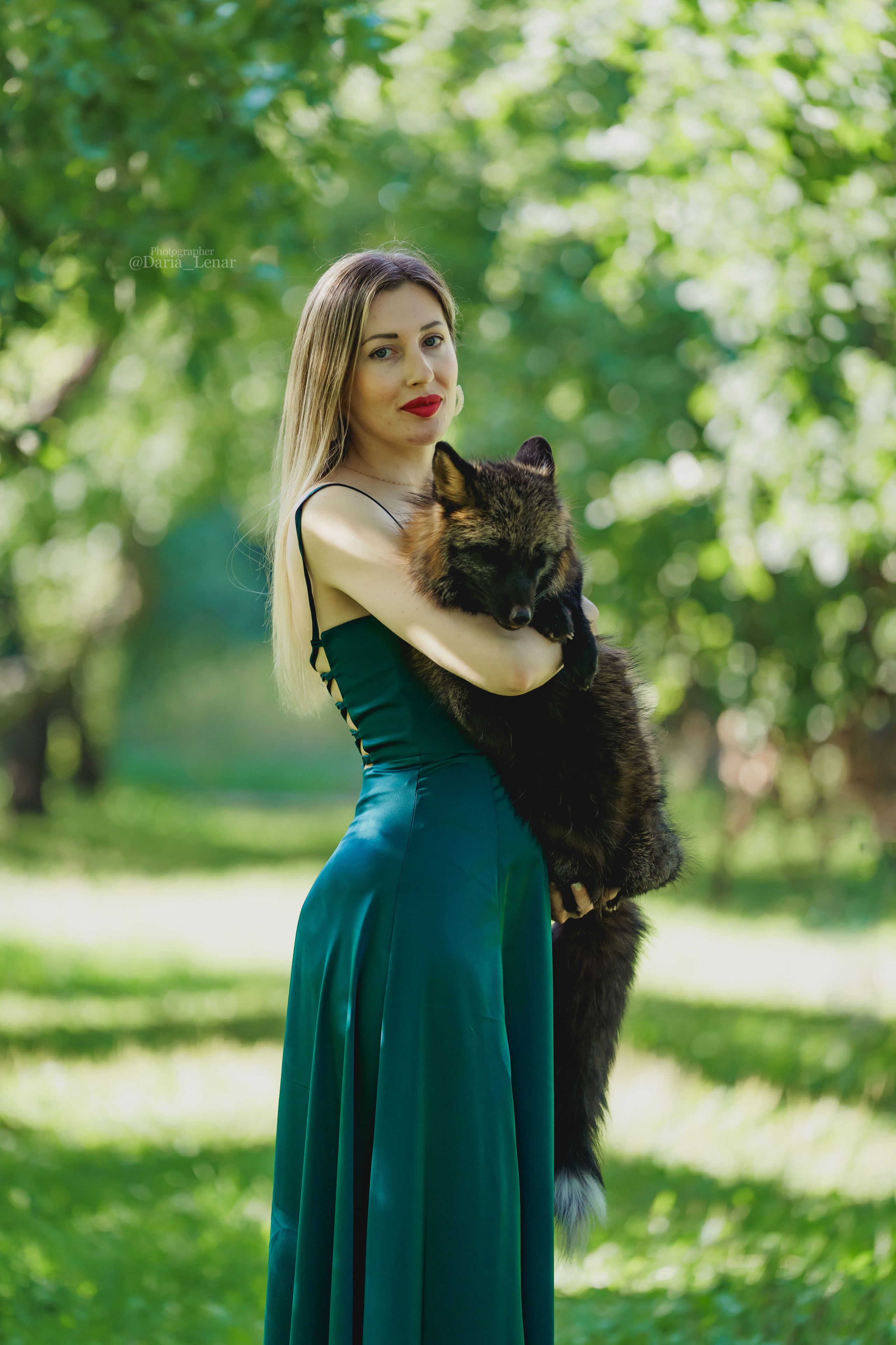 Семья и лисы Данте и Нора. Фотограф в Москве Ленарская Дарья