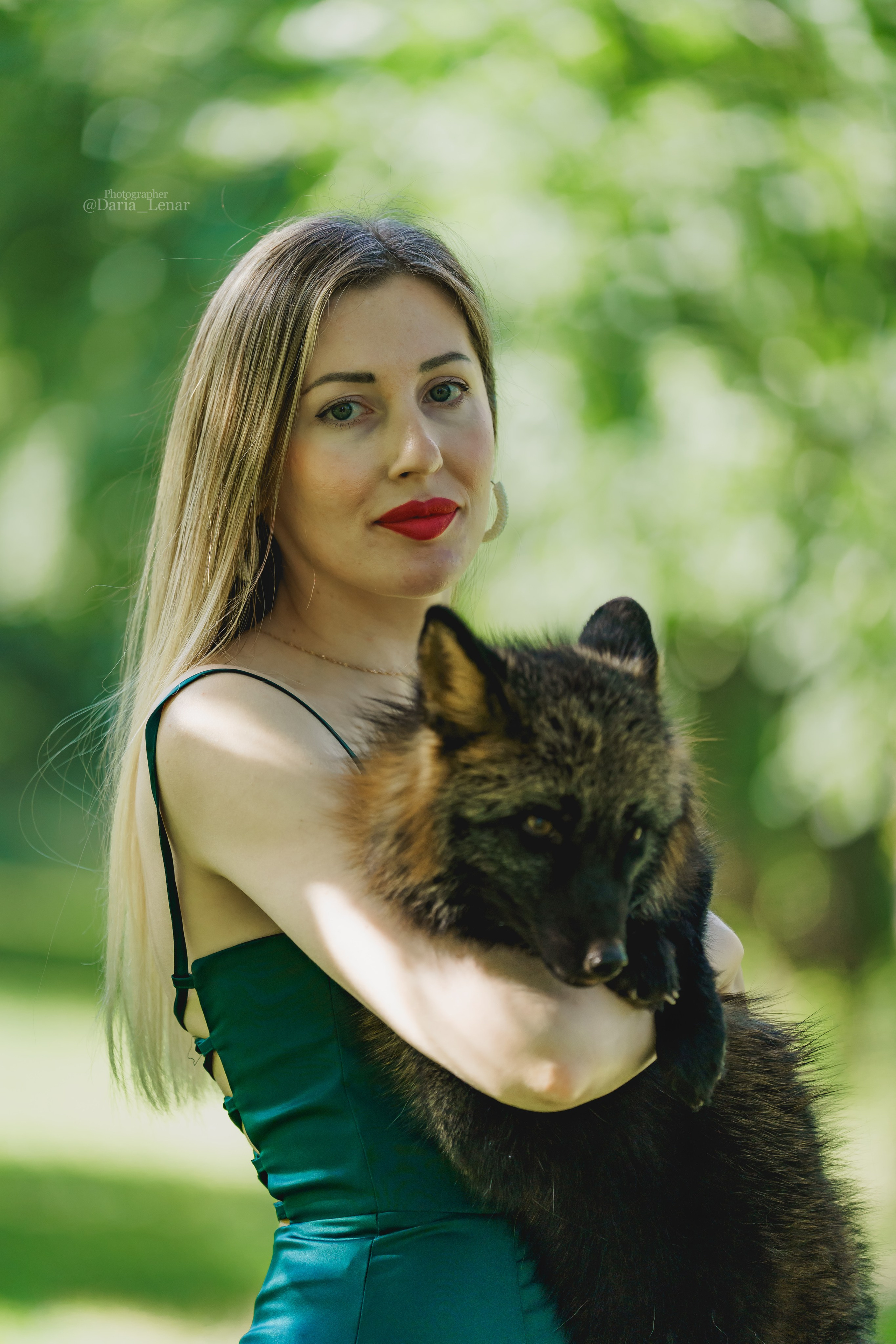 Семья и лисы Данте и Нора. Фотограф в Москве Ленарская Дарья