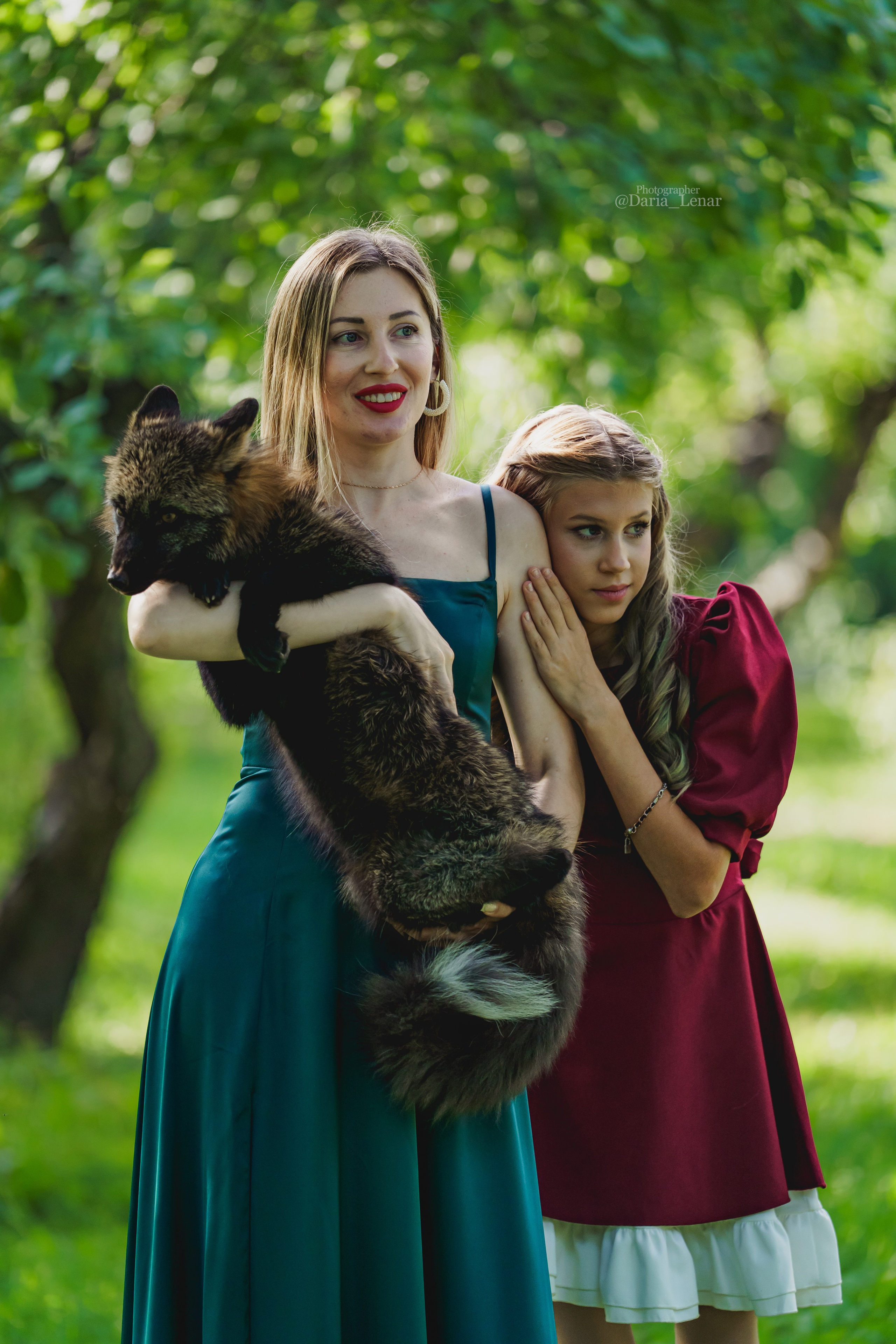 Семья и лисы Данте и Нора. Фотограф в Москве Ленарская Дарья