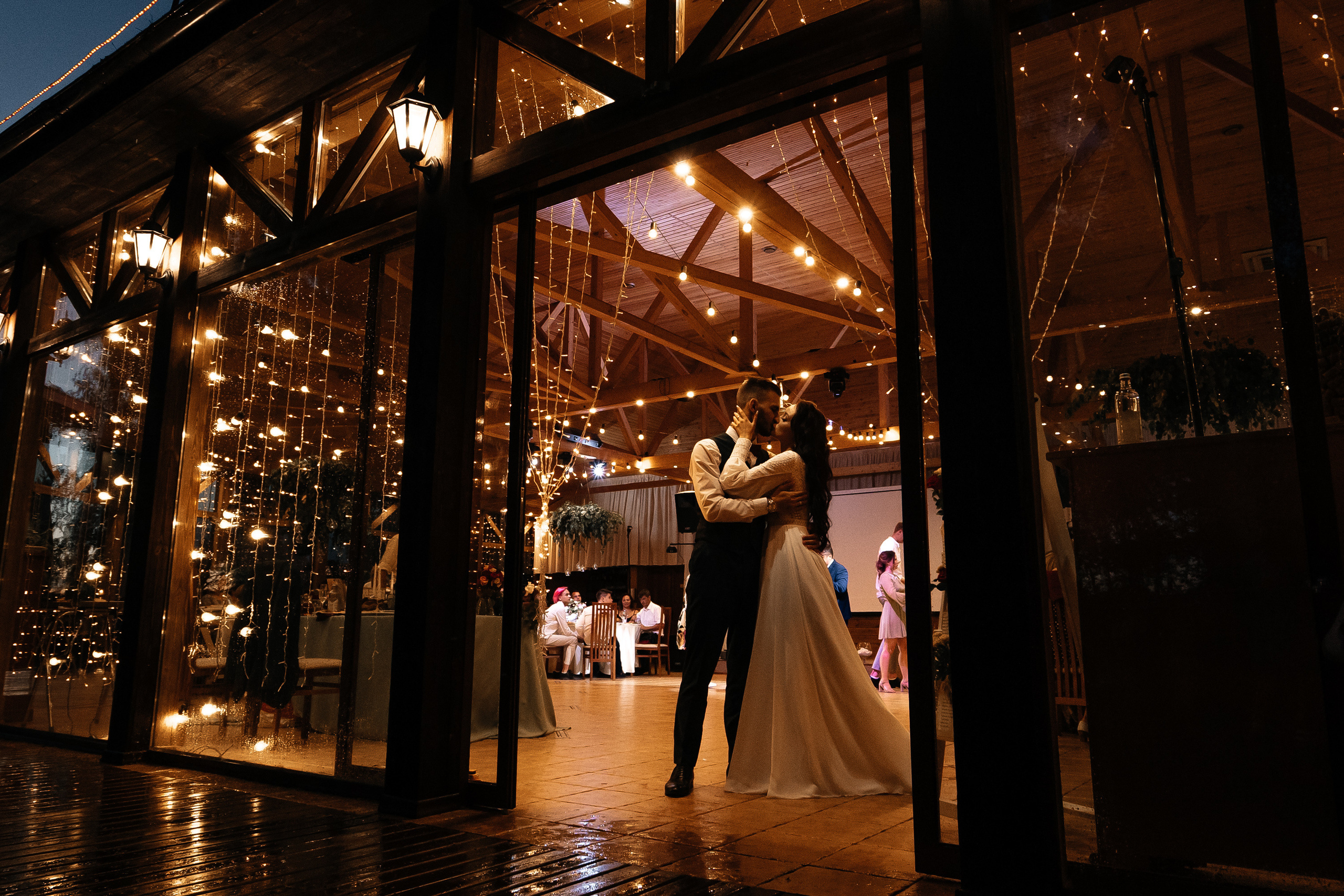 Артур и Ульяна. Павел Мерк. Стильная свадебная фотография