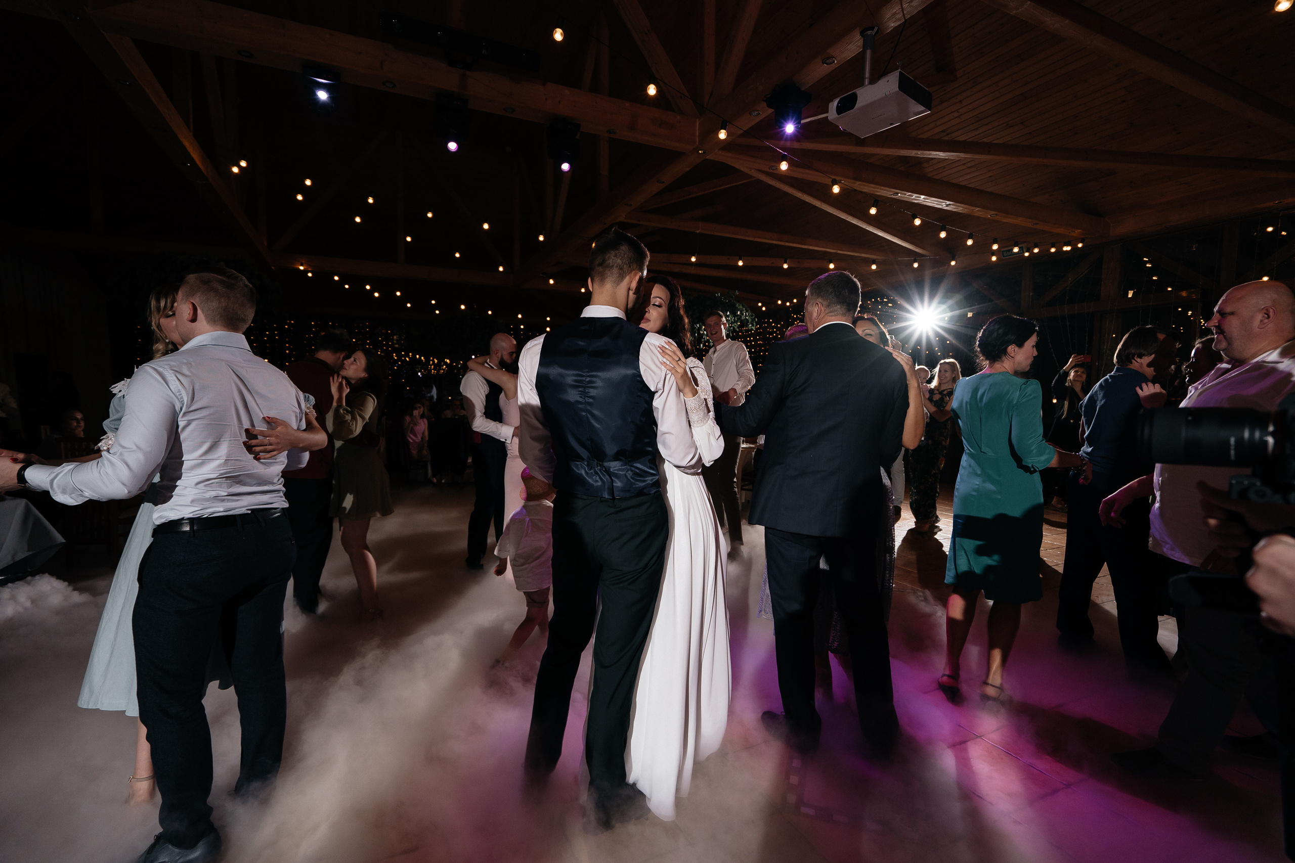 Артур и Ульяна. Павел Мерк. Стильная свадебная фотография