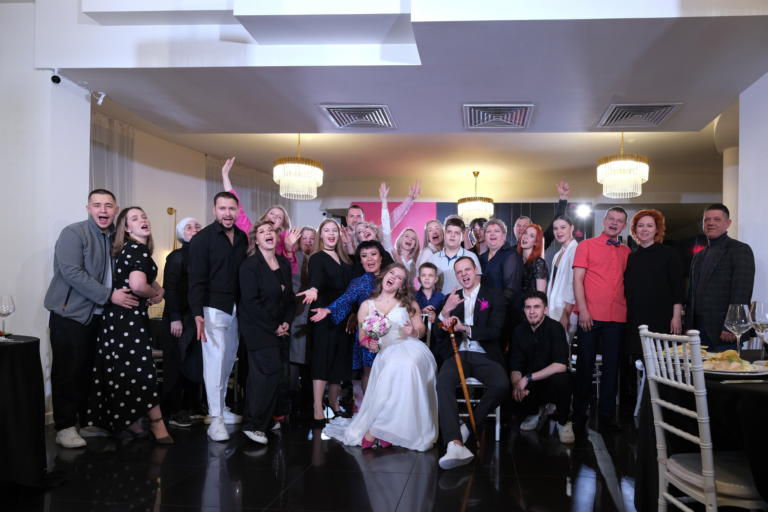 общее фото на память все гости вместе групповое фото фотография для гостей организаторы Елена Бурцева Ева Мосева MORE AMORE Event hall украшения Family Drago координатор Татьяна Жигулина координатор Ирина Акимкина ИнтуицияЧелябинск Москваигровое шоу декоратор Татьяна Чернявских dj Дмитрий Мосев хореограф Дмитрий Кузьмин crazy people Crazy people Челябинск церемониймейстер Анна Андрюшечкина прокат оборудования вокал Елена Варданян бмхМаксим Голдобин хочу на свадьбу