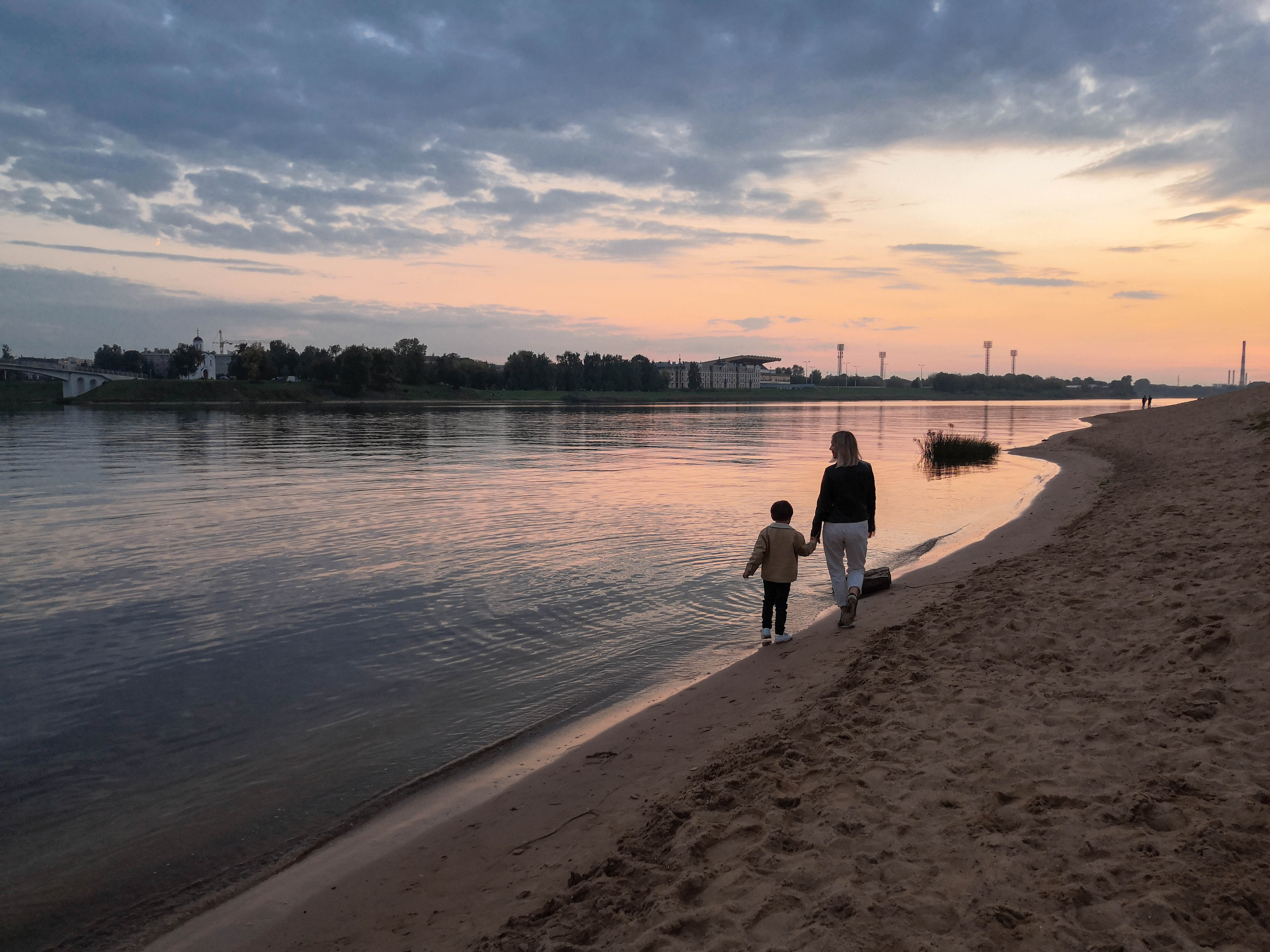 Прогулка на закате с Адамом и Оксаной. Детский и семейный фотограф в Твери Ольга Крестьянинова