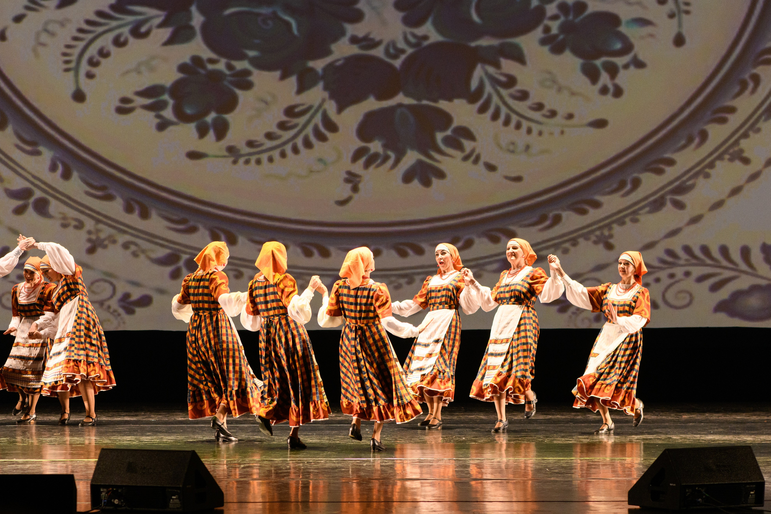 23 апреля, часть 2, БКЗ Октябрьский, г. Санкт-Петербург. Золотое яблочко