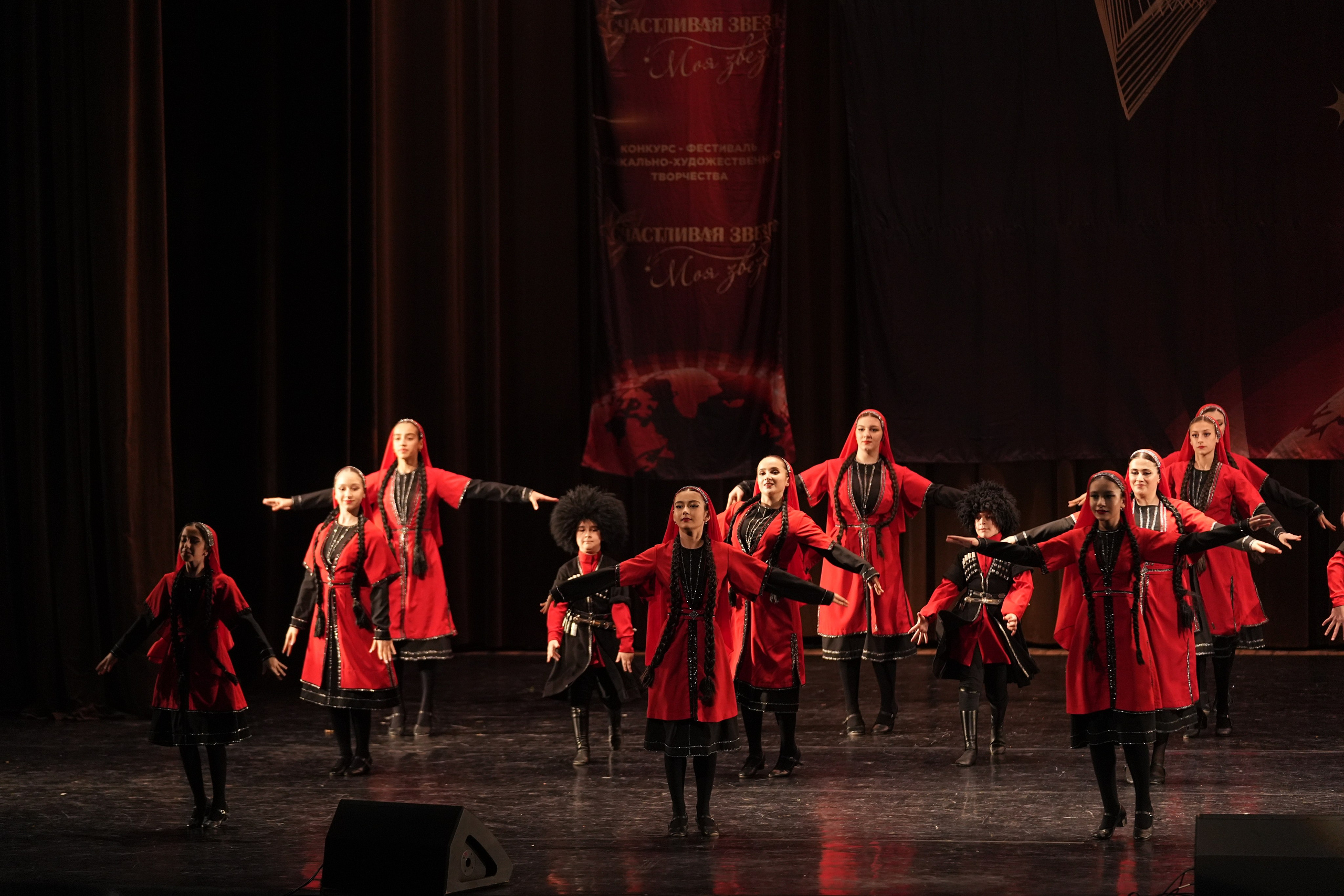 7 декабря, блок 3, г. Москва. Золотое яблочко