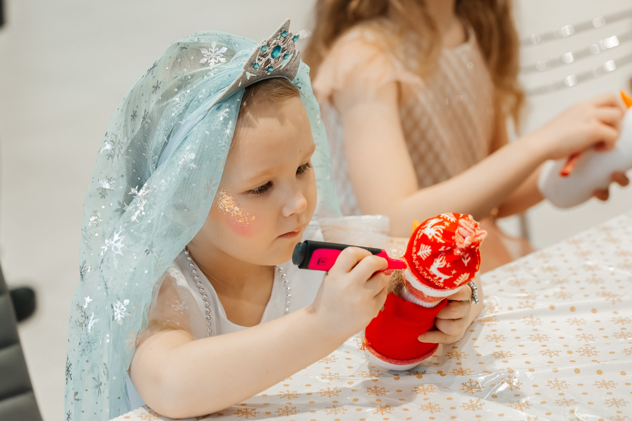 Детский мастер-класс в «Картель Авто» — «Студия чудес Алиса». Фотограф Кемерово | Сергей