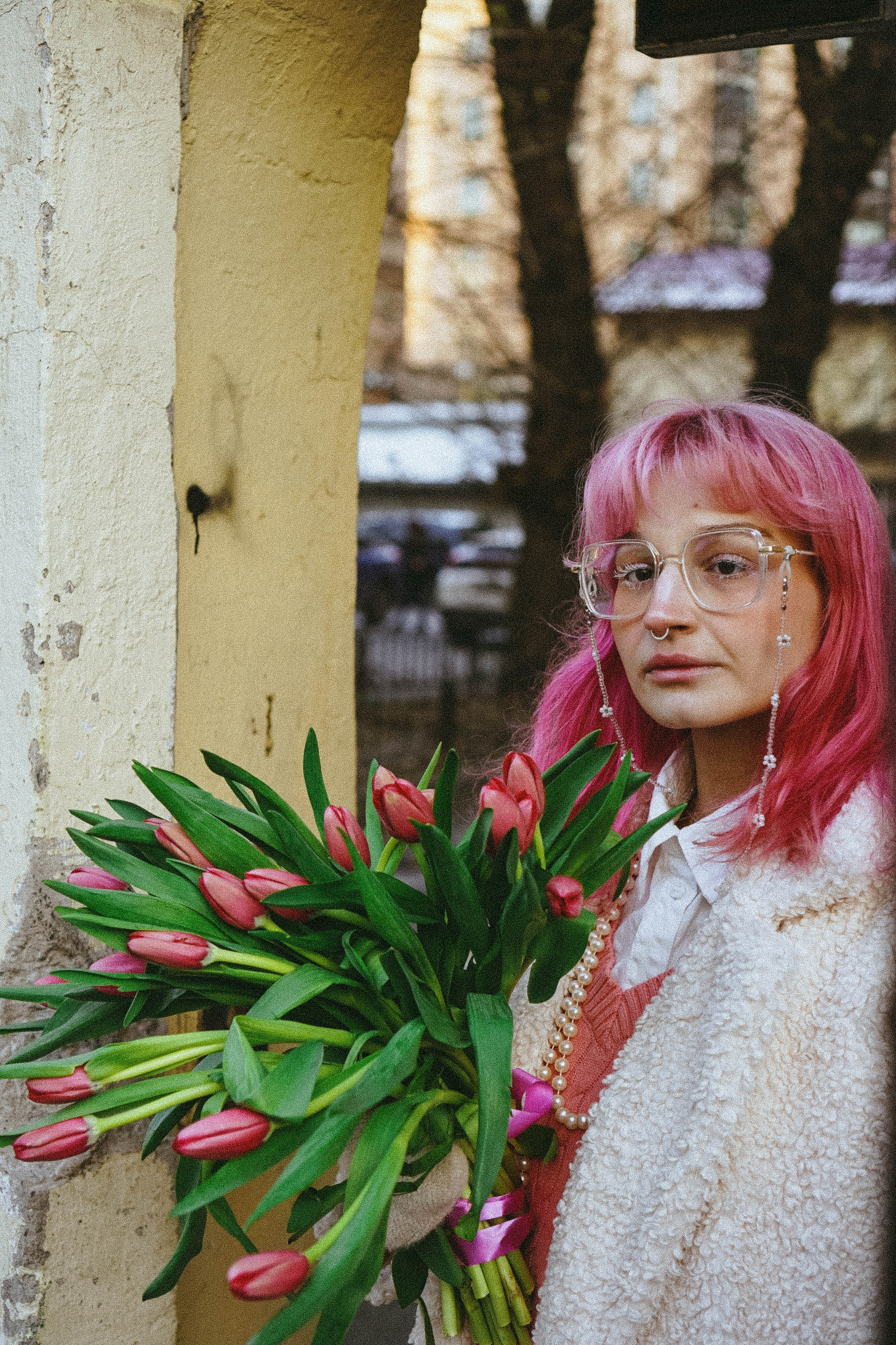 Прогулочная фотосессия с тюльпанами. Профессиональный фотограф, Санкт-Петербург — Виктория Богомолова