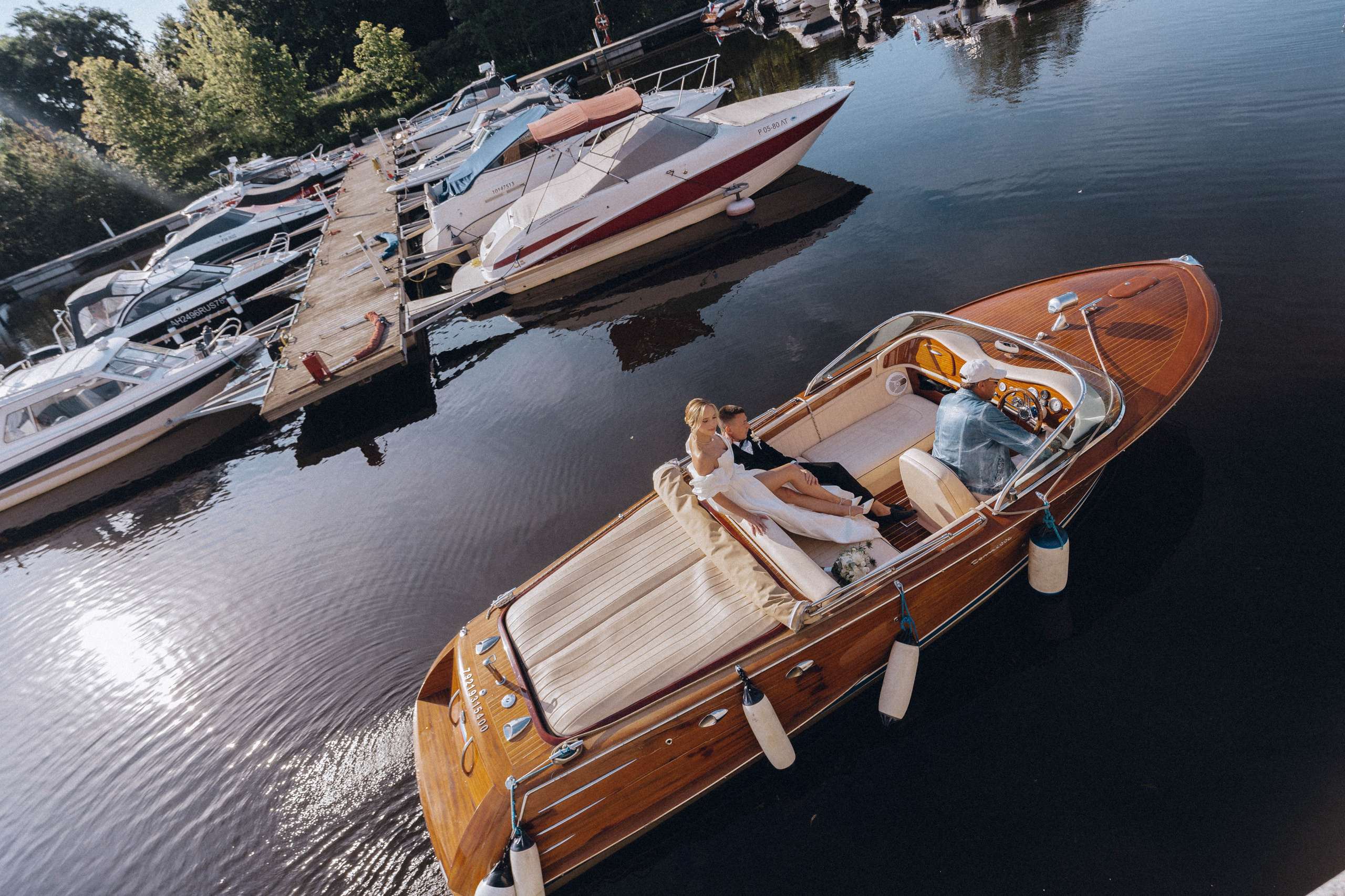 СВАДЕНБНАЯ СЬЕМКА НА КАТЕРЕ ПО КАНАЛАМ САНКТ-ПЕТЕРБУРГА И В АКВАТОРИИ НЕВЫ. Профессиональный фотограф, Санкт-Петербург — Виктория Богомолова