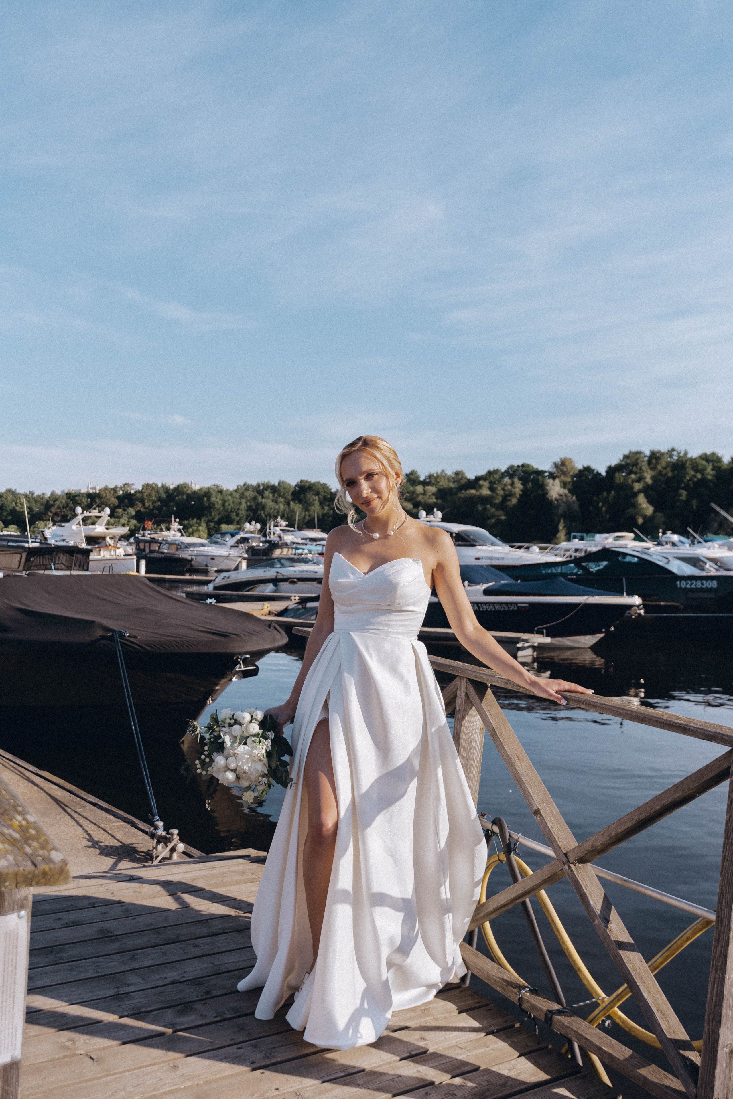 СВАДЕНБНАЯ СЬЕМКА НА КАТЕРЕ ПО КАНАЛАМ САНКТ-ПЕТЕРБУРГА И В АКВАТОРИИ НЕВЫ. Профессиональный фотограф, Санкт-Петербург — Виктория Богомолова