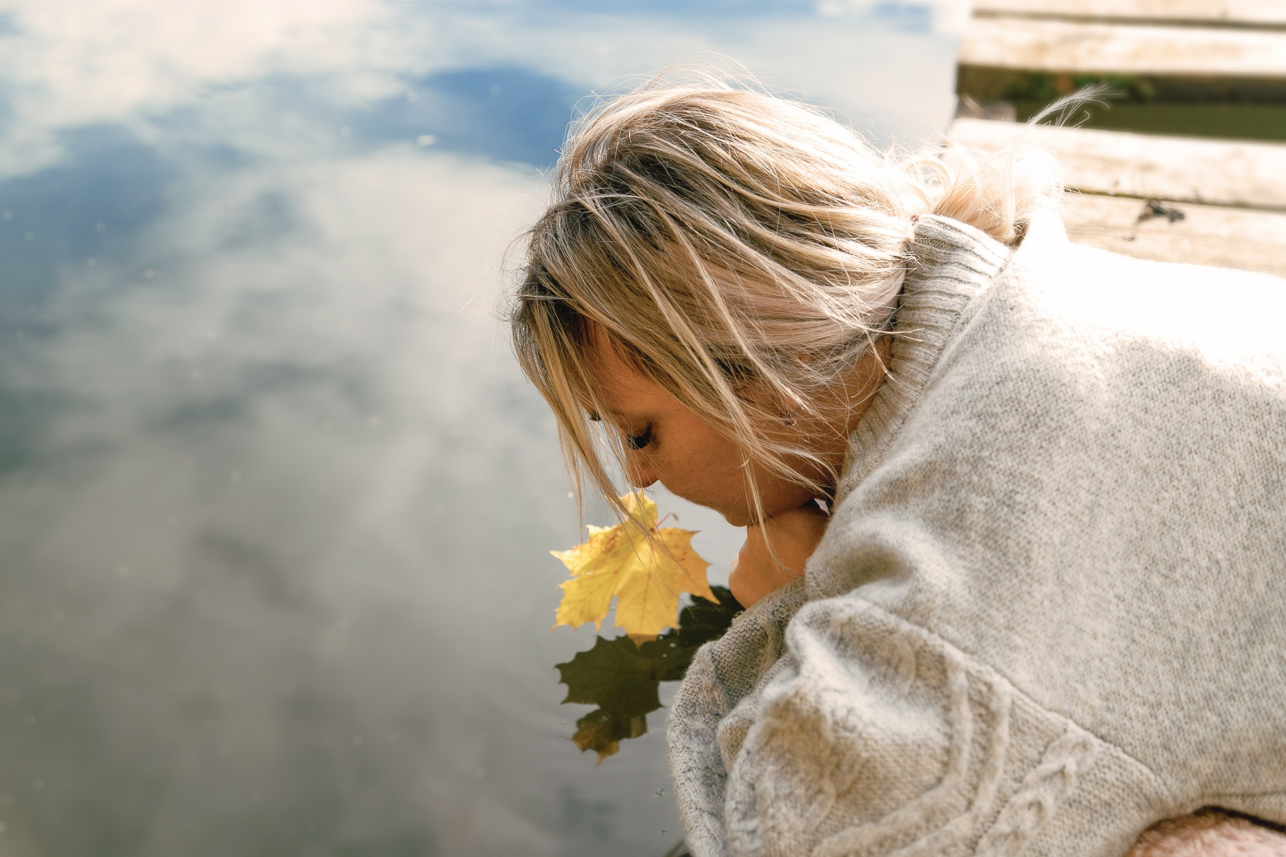 фотосессия у воды осенью