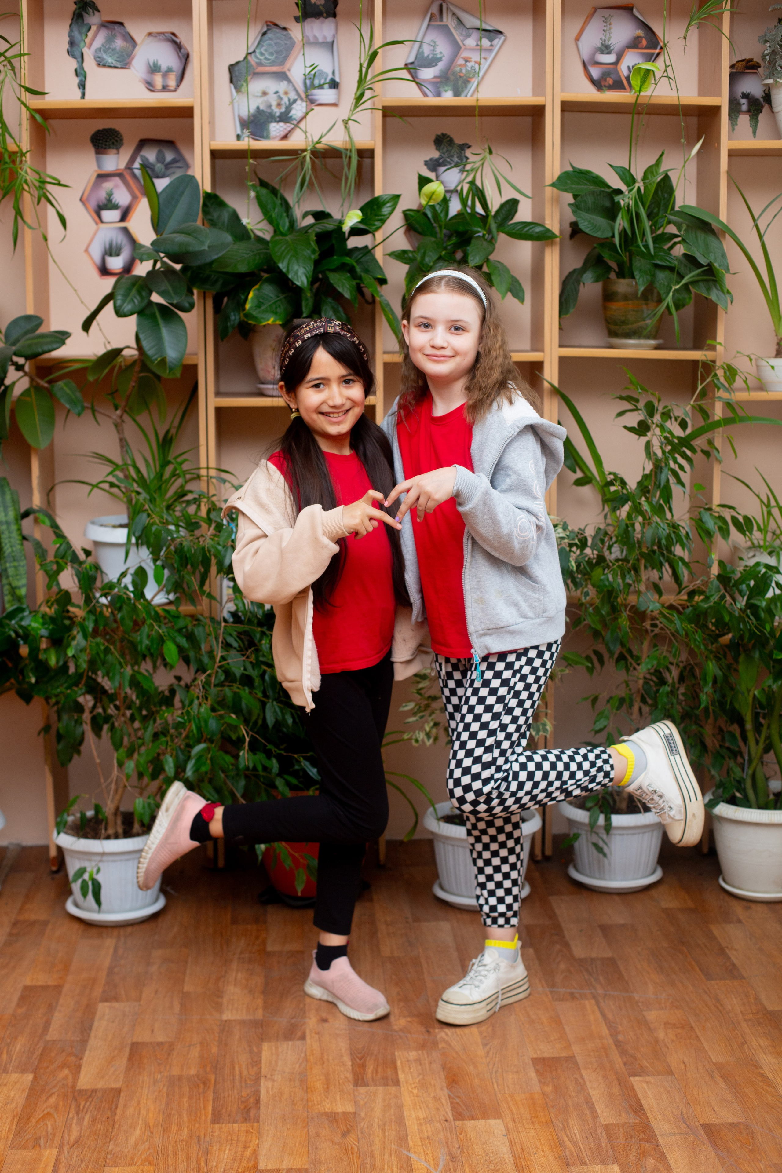 4д Емельяновская школа. Альбомы с самого детства. +79237847111