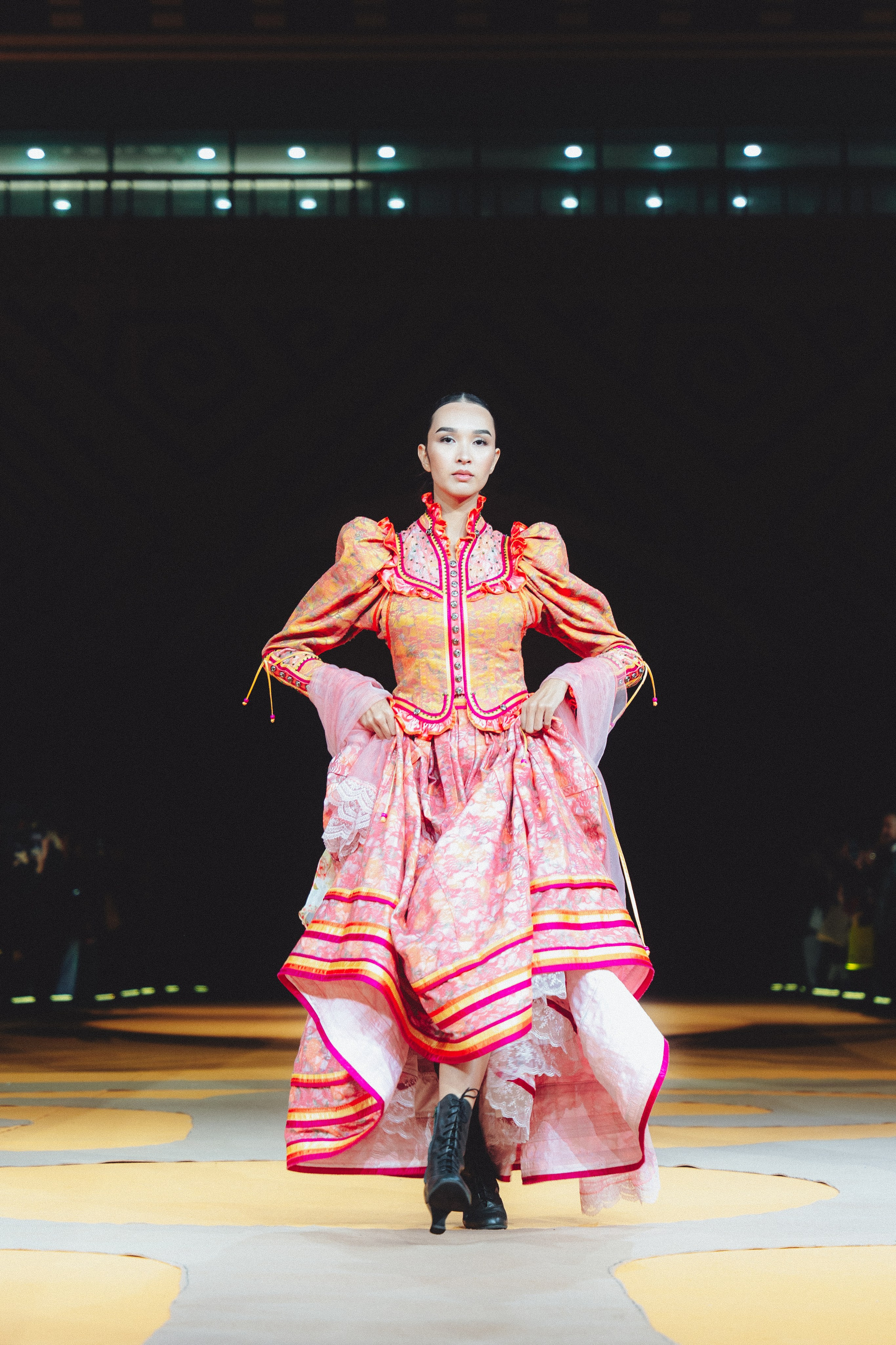 ETHNIC FASHION SHOWS / THE PODIUM