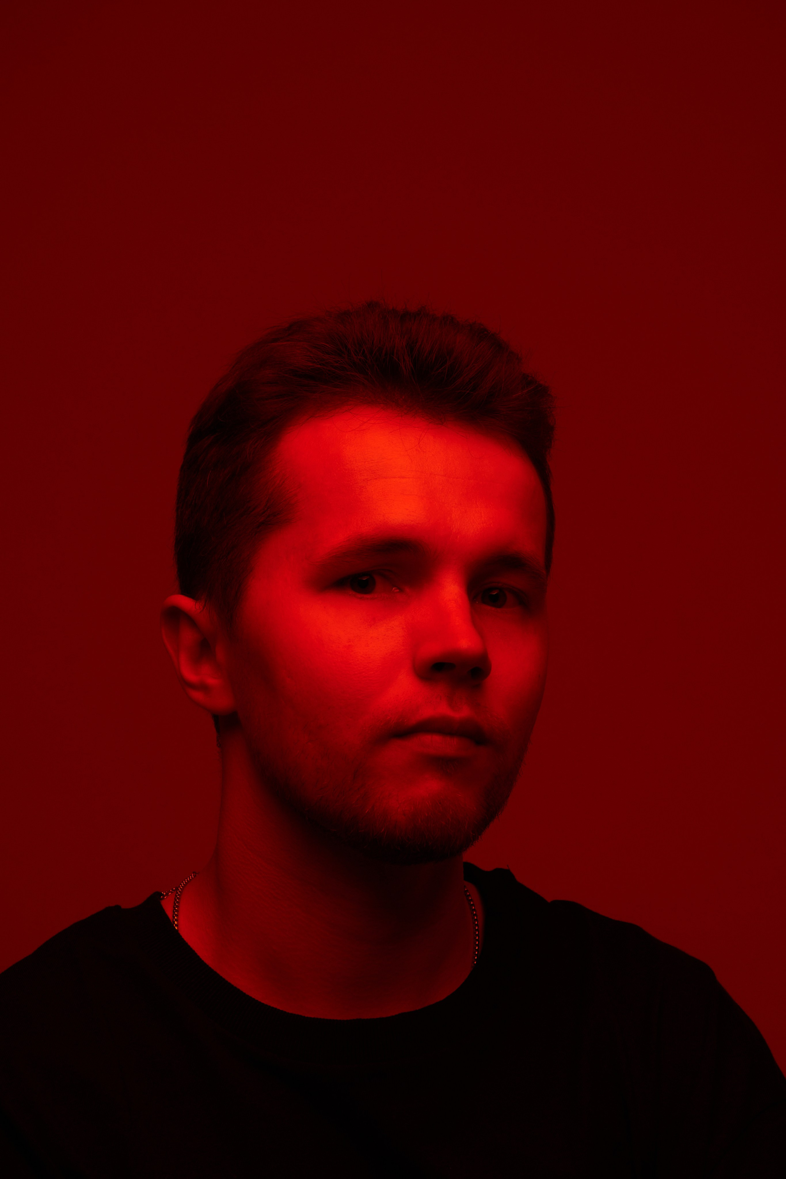 Мужская фотосессия с цветным светом в Санкт-Петербурге. Сергей Ильин | Фотограф