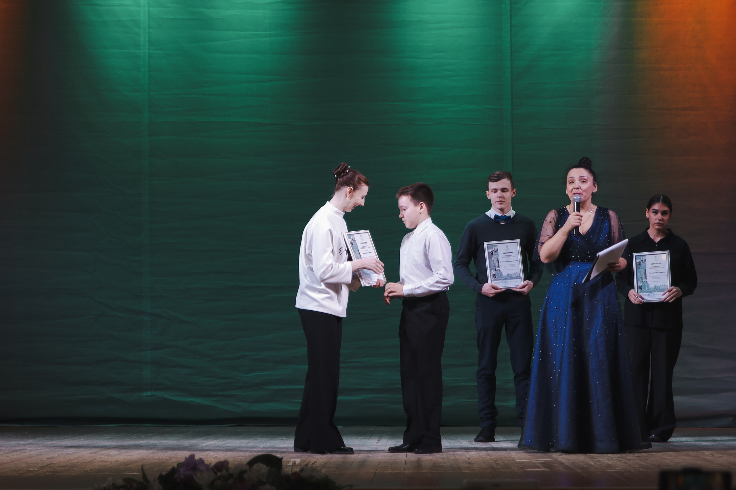 Фотоотчет с награждения стипендиатов города Липецка