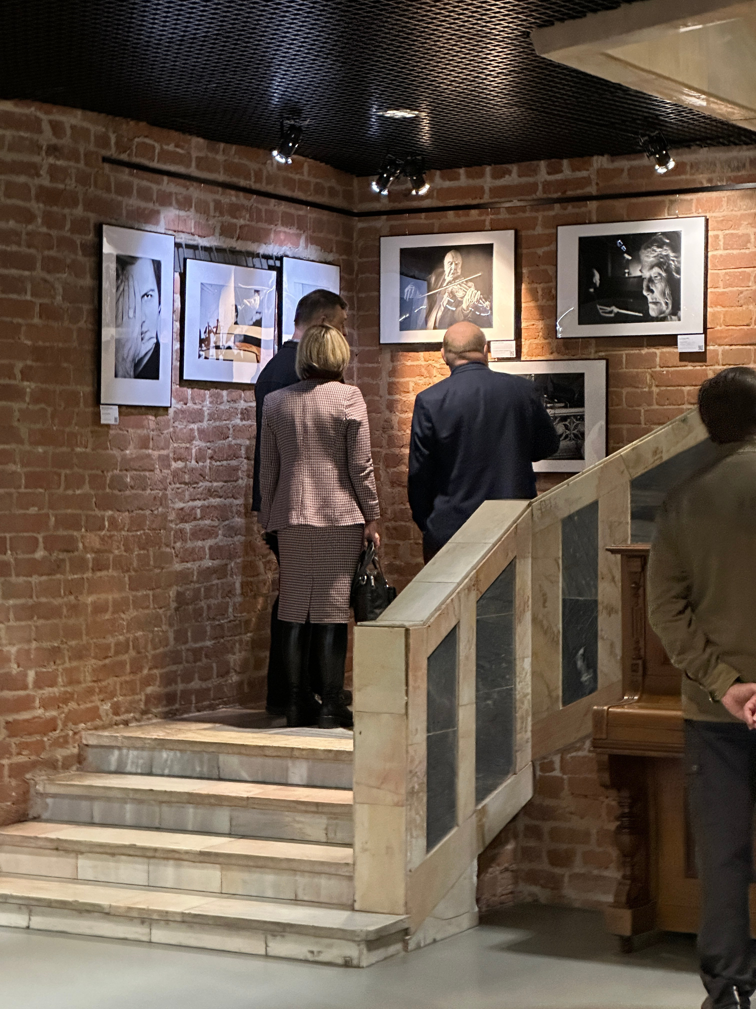 Фотография о музыке, музыкантах и их руках, магию создающих. Репортажный, архитектурный, театральный и файн-арт фотограф Лена Мельникова в Москве