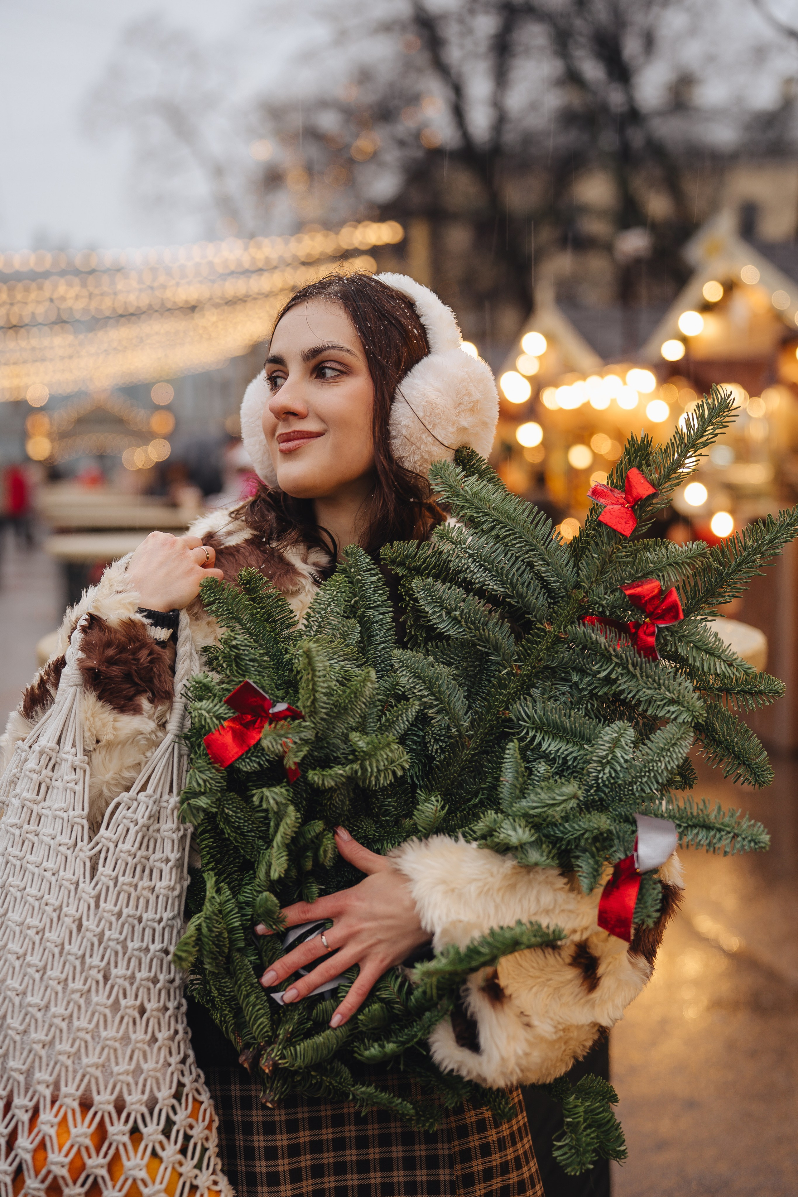 ПРОГУЛКА НА МАНЕЖНОЙ ПЛОЩАДИ ДЛЯ ДЕВУШКИ ПЕРЕД НОВЫМ ГОДОМ (НОВОГОДНЯЯ ФОТОСЕССИИЯ НА МАНЕЖНОЙ ПЛОЩАДИ). Профессиональный фотограф, Санкт-Петербург — Виктория Богомолова