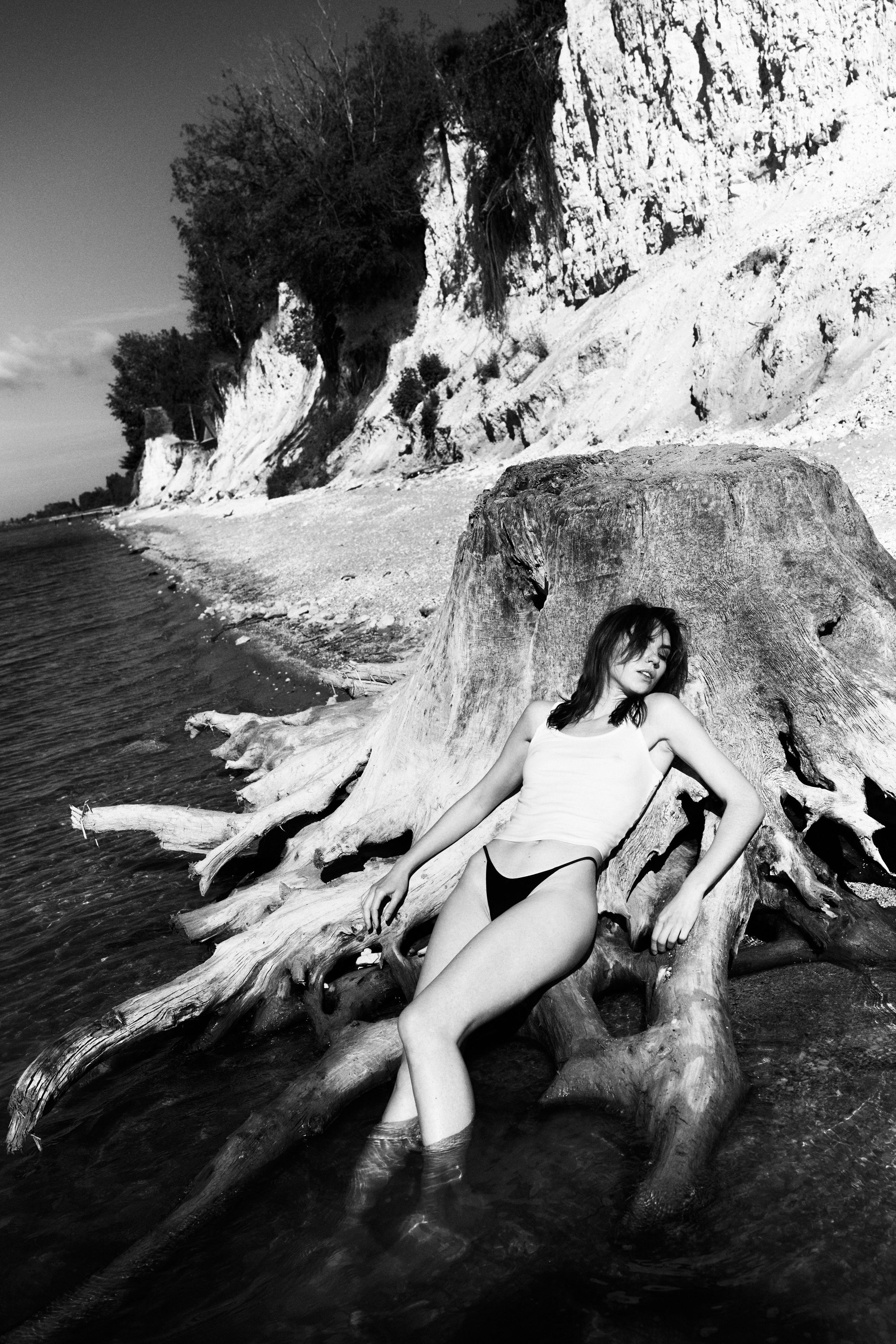 White rocks. Z H U R A V L E V