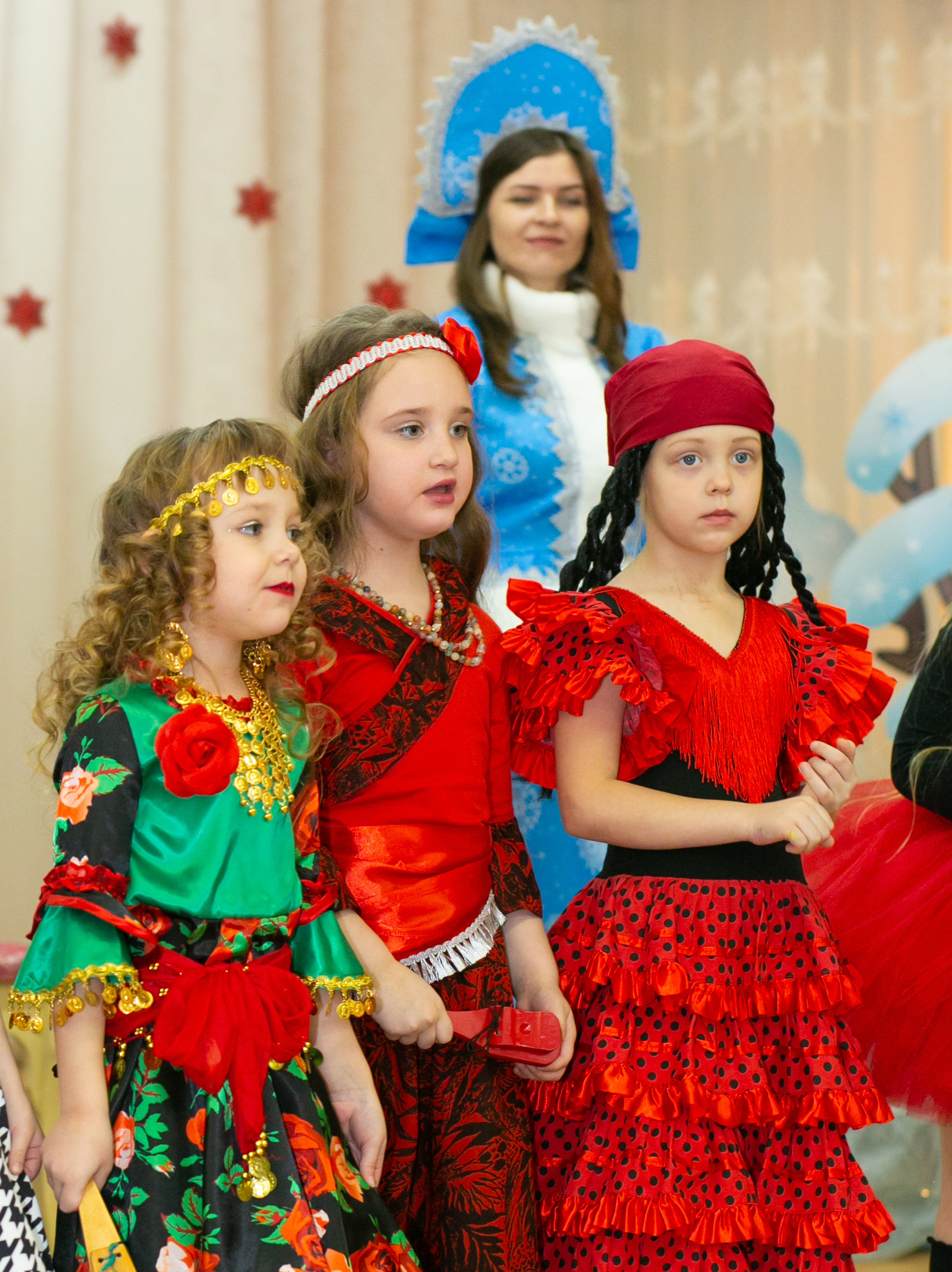 Выпускные и Утренники. Фотограф новорожденных и семейный фотограф НСО г. Бердск Марина Львова