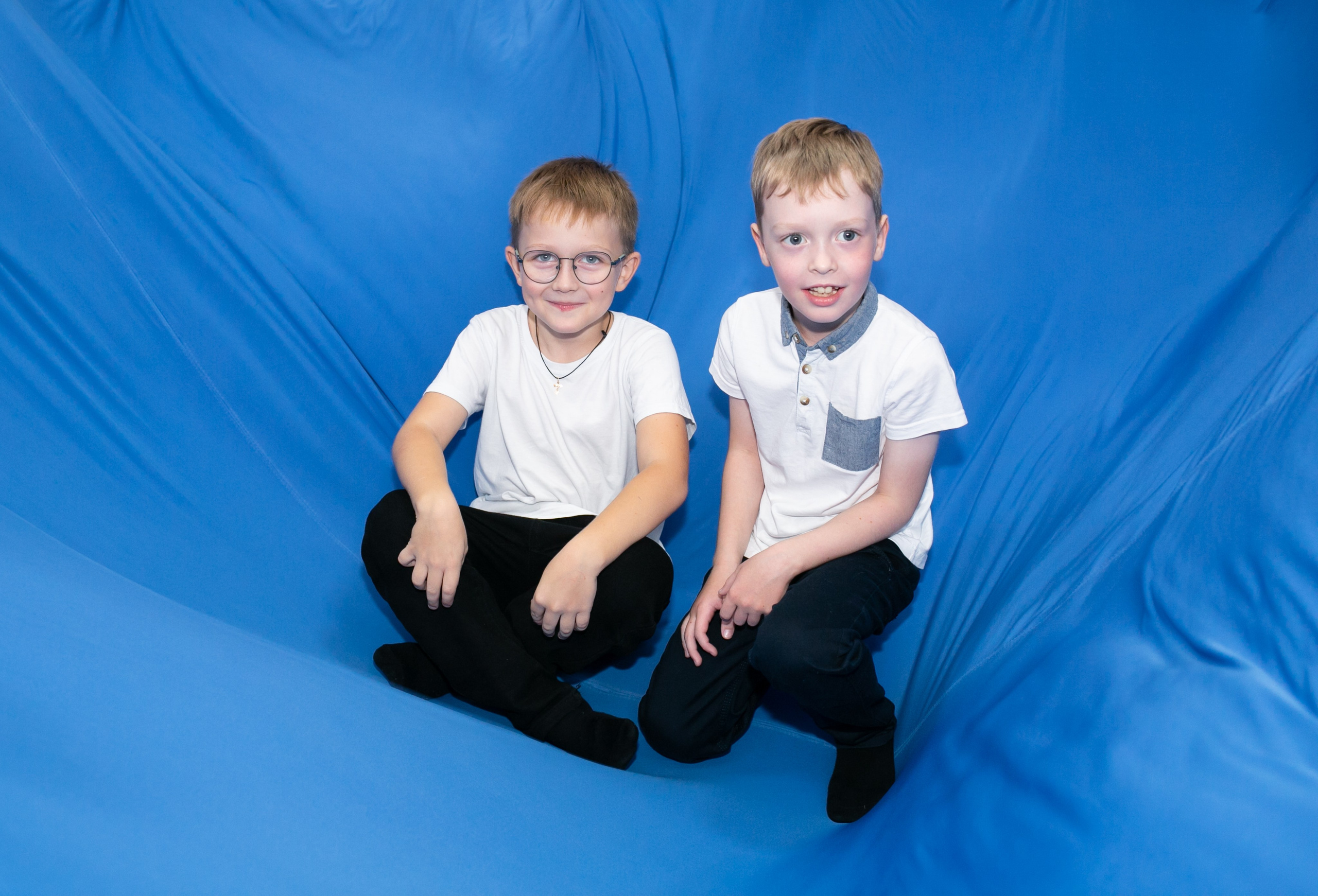 Белый кролик. Пикачу. Фотограф новорожденных и семейный фотограф НСО г. Бердск Марина Львова