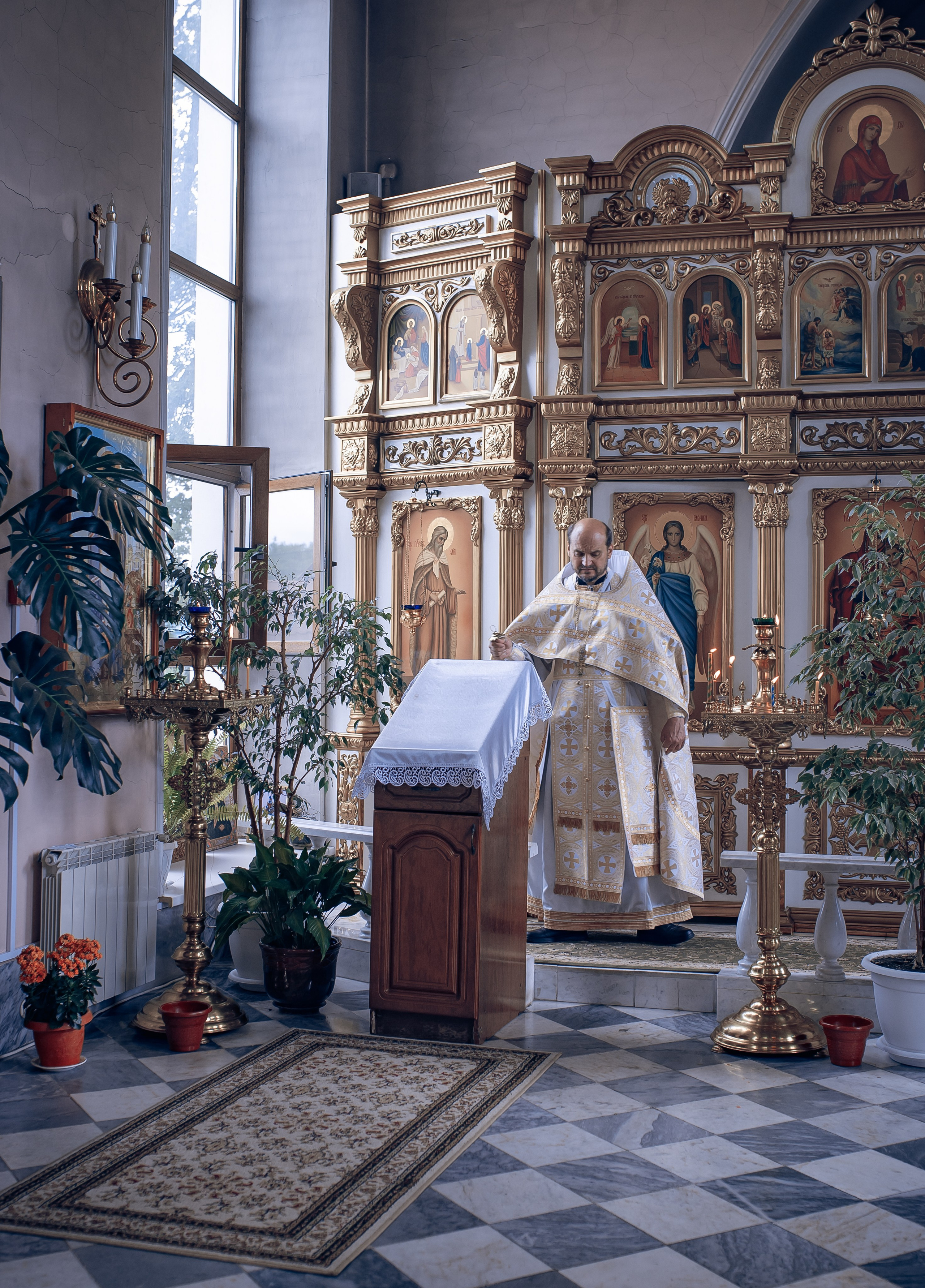 Воскресная служба в Рождественско-Николаевском храме. Фотографы крещения/венчания  Красноярск Татьяна и Вячеслав Переваловы
