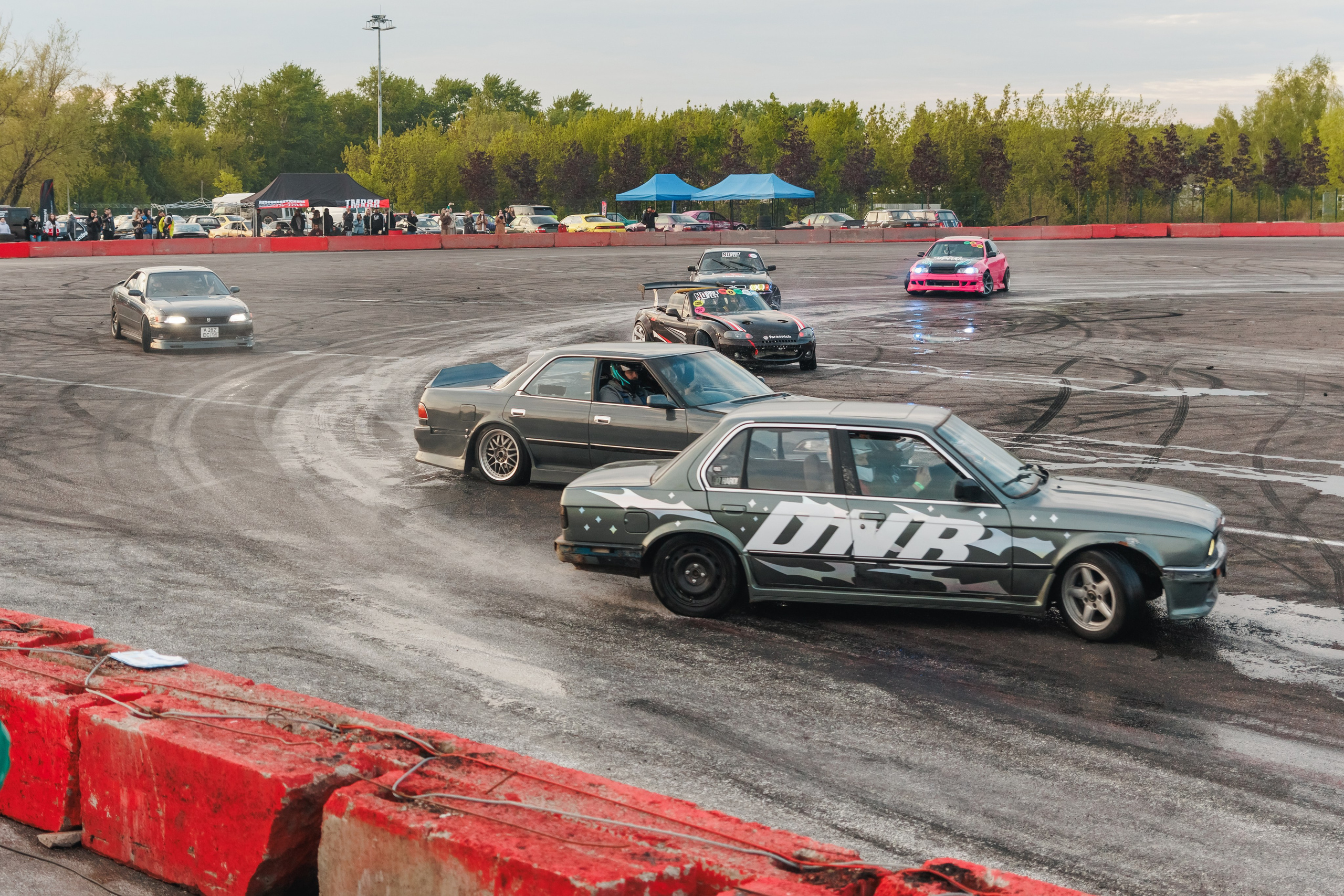 Выставка и дрифт машин. Репортажный фотограф. Москва. Алина Ланская