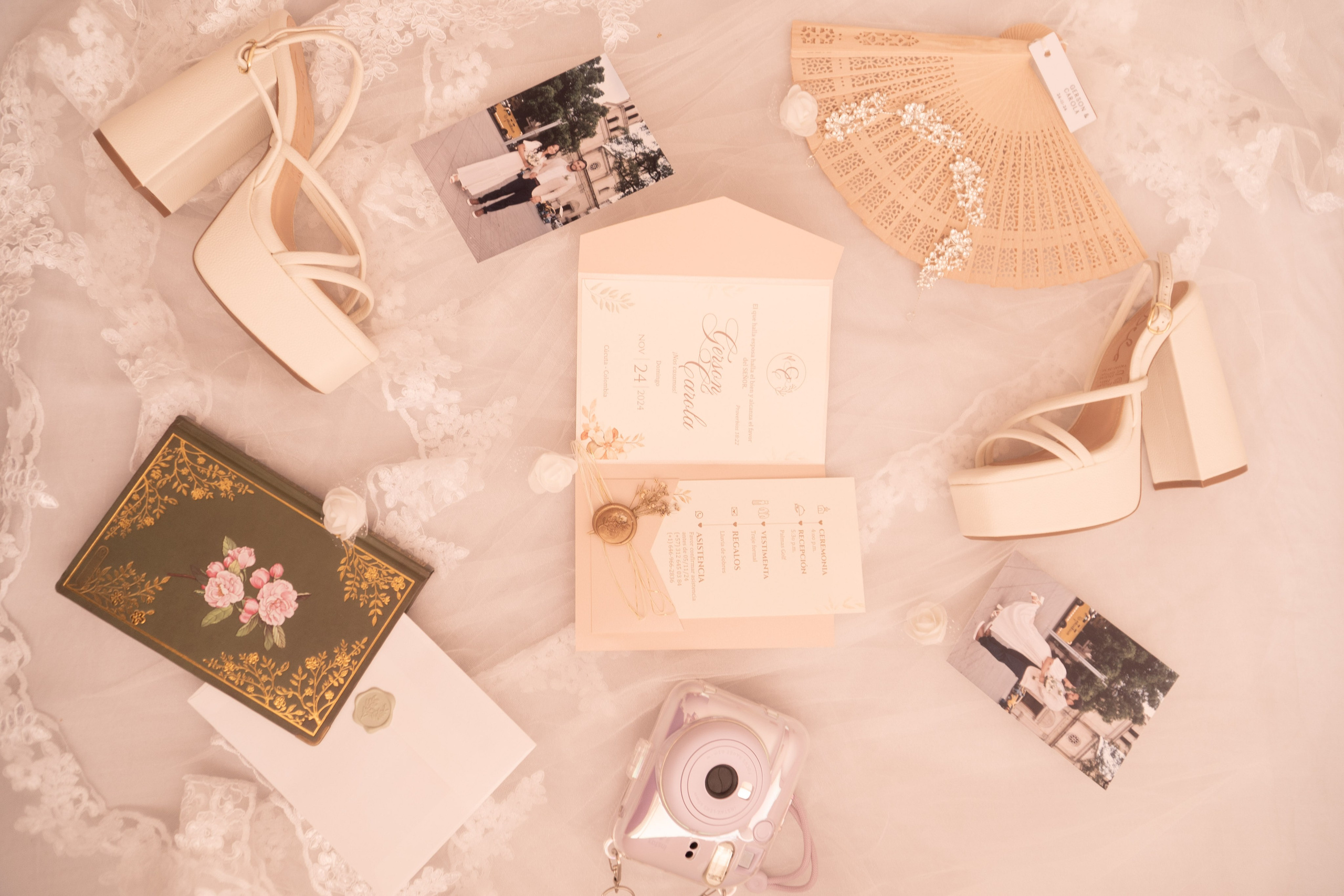 Carola & Gerson. Wedding Photographer in Barcelona and Medellin