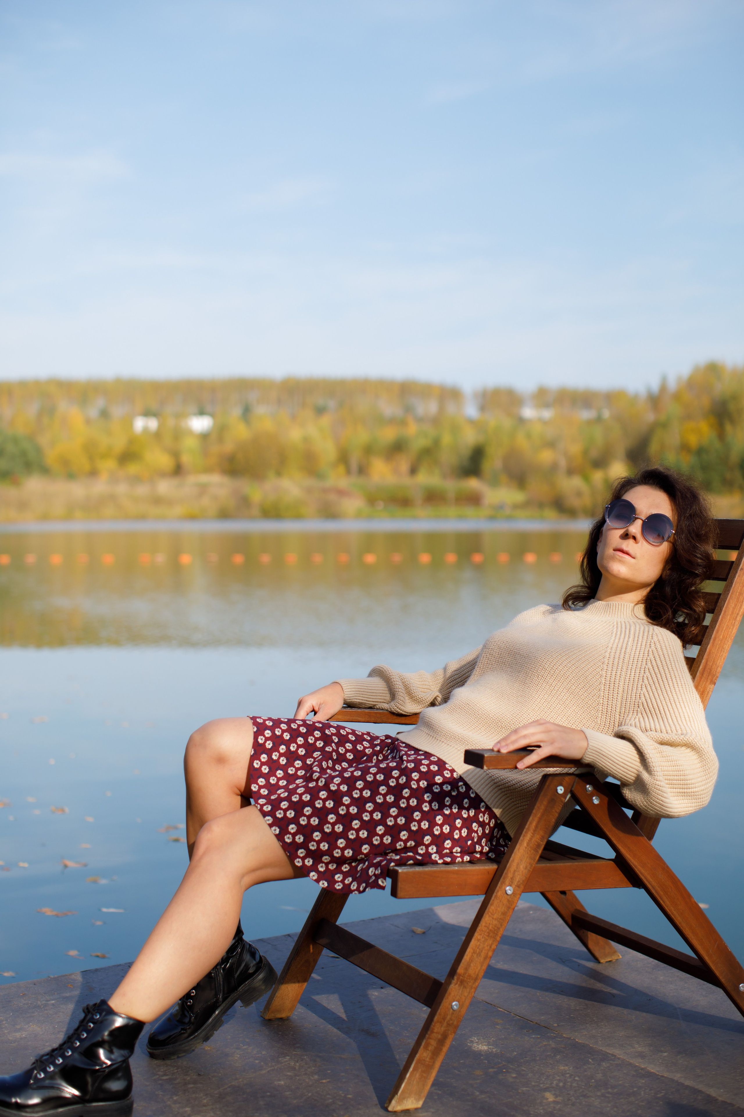 Когда лето встречается с осенью. Фотопрогулка с Дашей в загородном клубе. Портретный и семейный фотограф Юлия Герман