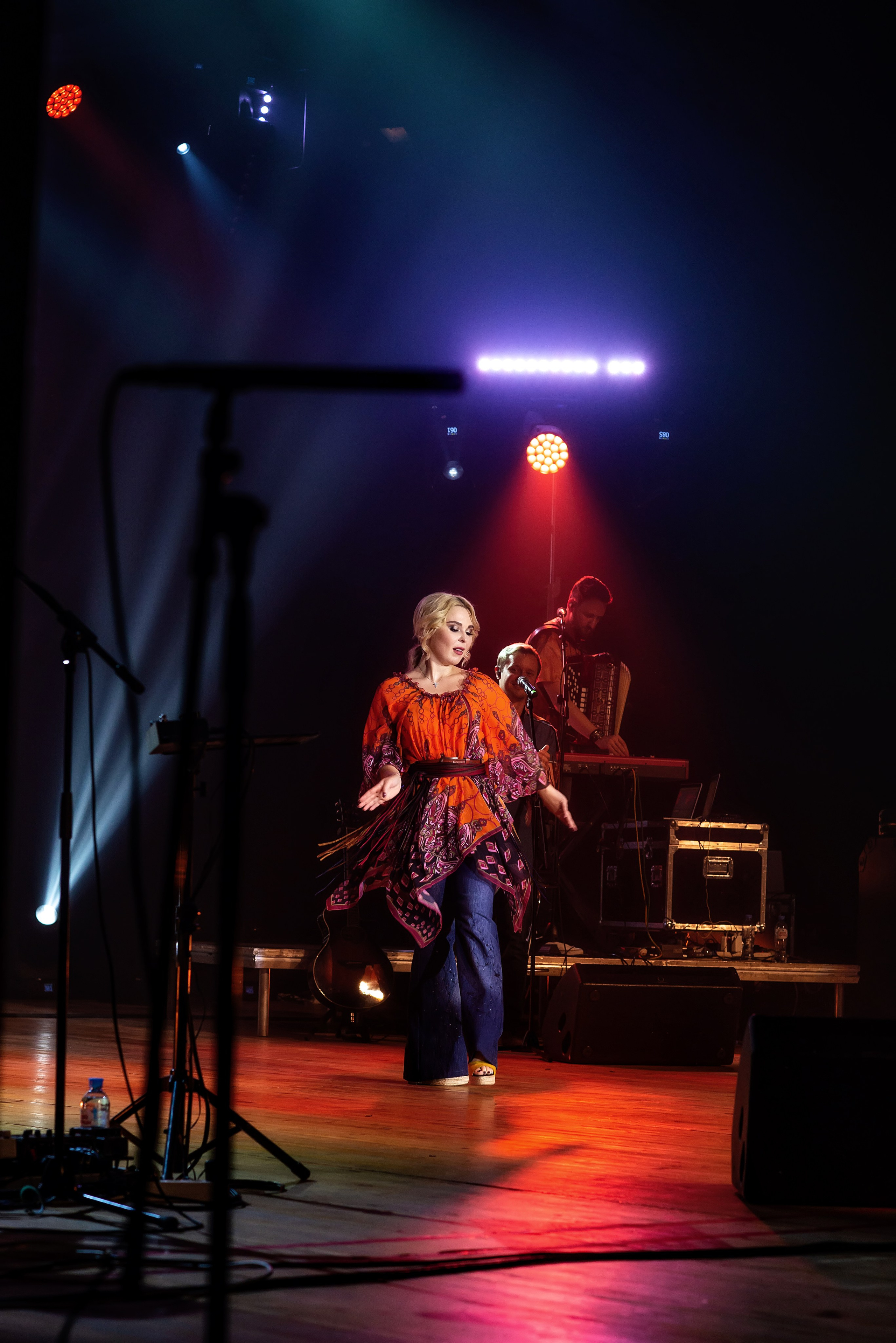 Концерт Пелагеи. Школьный, фэшн фотограф в Тюмени и в России Ирина Королева