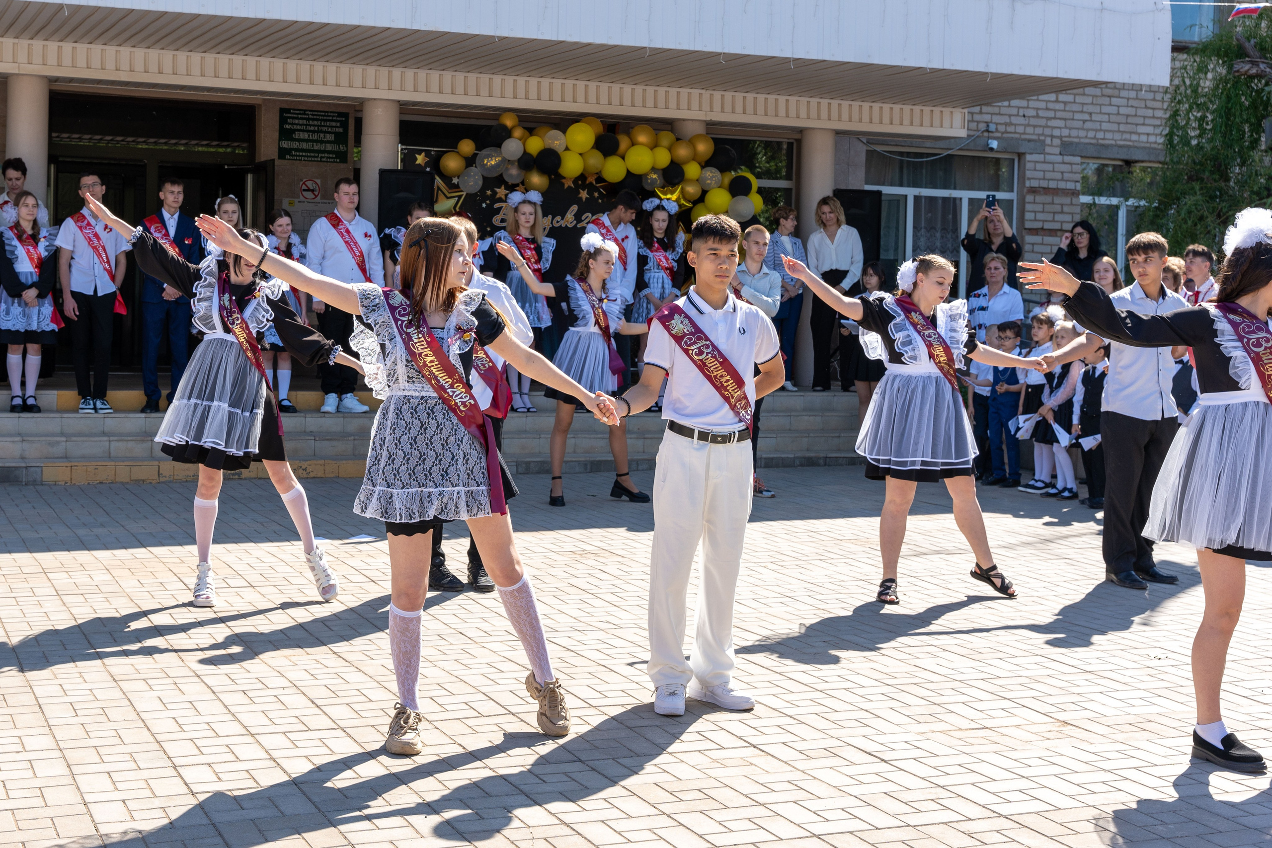 Прощай, школа, здравствуй, мир! Последний звонок и выпускной 9 А» класса. Фотограф |Ленинск, Волжский, Волгоград| Наталья Савилова